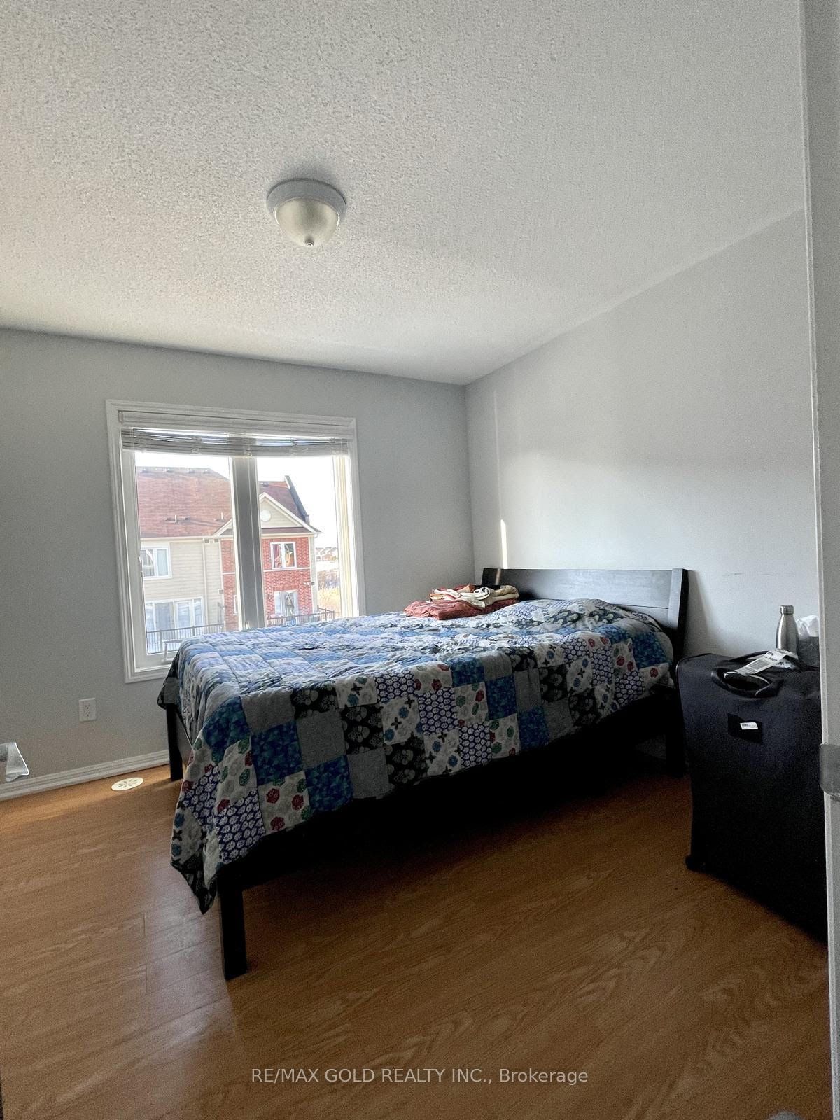 250 Sunny Meadow Boulevard 215, Brampton, ON L6R 3Y6 photo 2