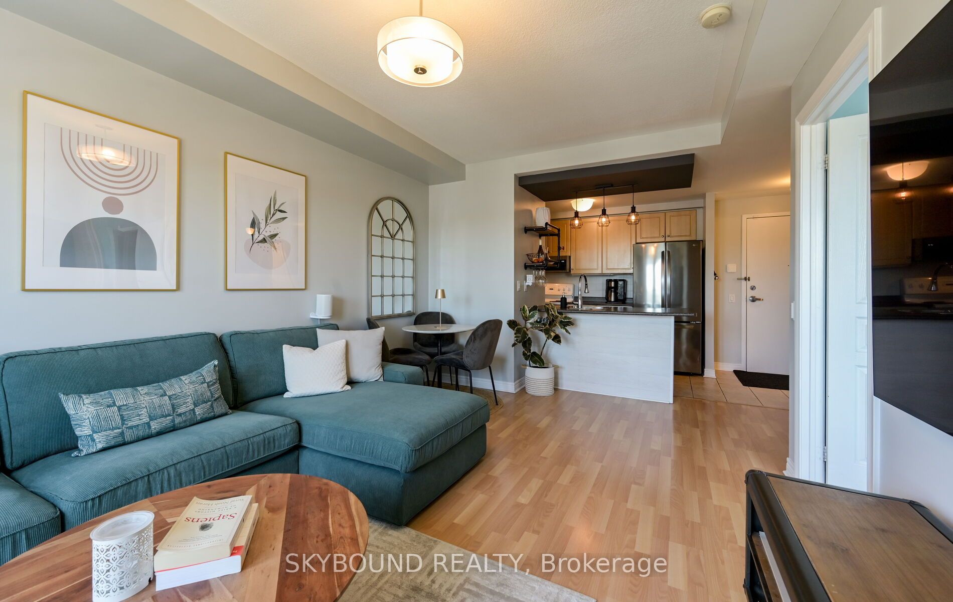 1415 Lawrence Avenue W 516, Toronto, ON M6L 1A9 photo 3