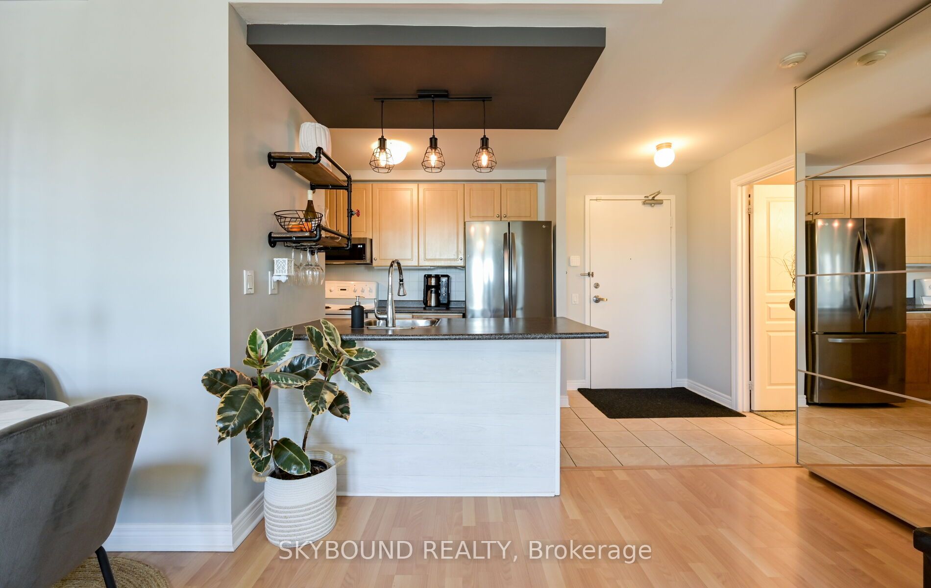 1415 Lawrence Avenue W 516, Toronto, ON M6L 1A9 photo 4