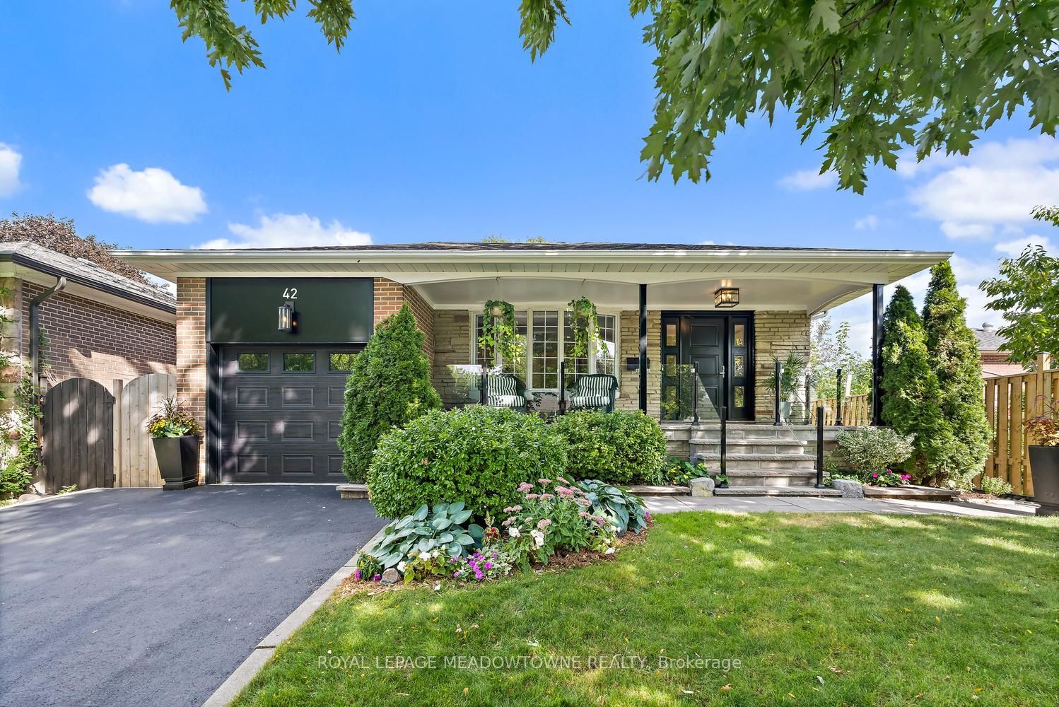 42 Oxenden Crescent, Toronto, ON M9C 4H4 photo 2