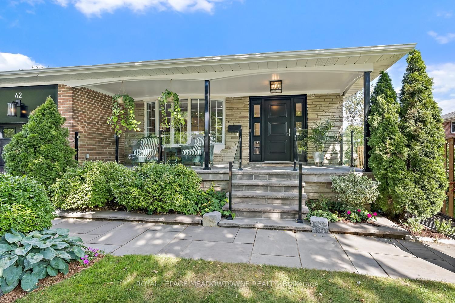 42 Oxenden Crescent, Toronto, ON M9C 4H4 photo 3