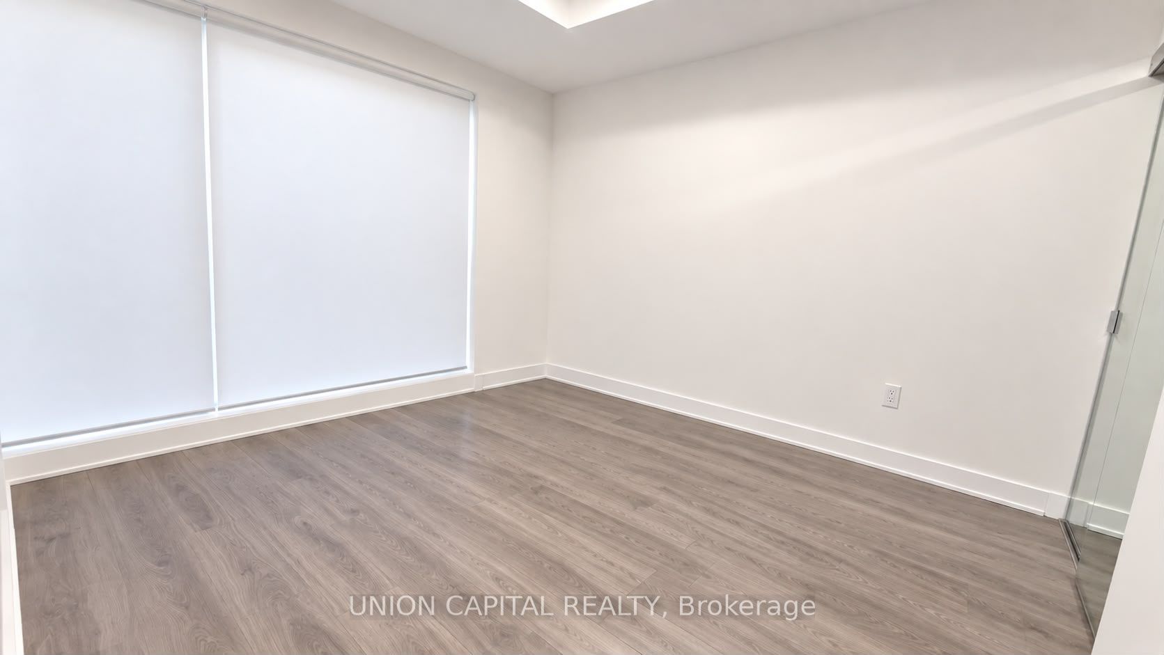 4130 Parkside Village Drive 2811, Mississauga, ON L5B 3M8 photo 4