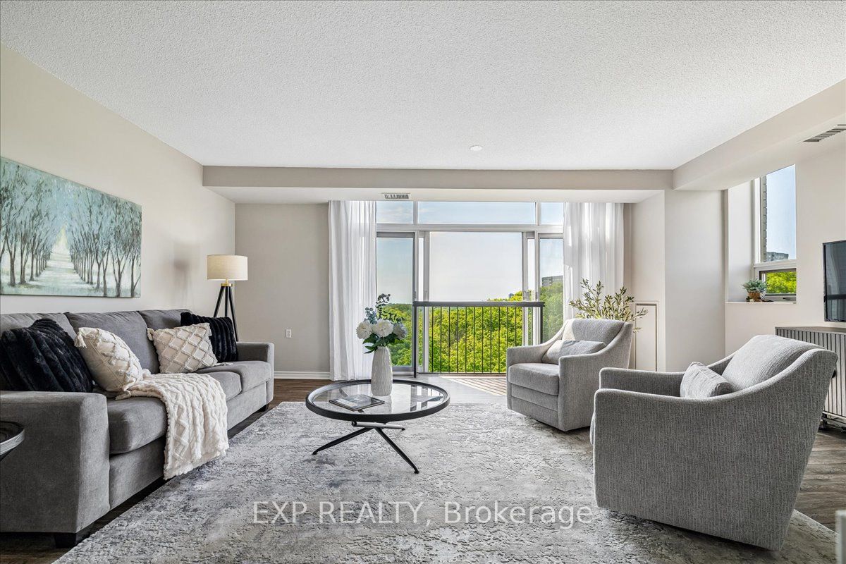 200 Burnhamthorpe Road E 708, Mississauga, ON L5A 4L4 photo 2
