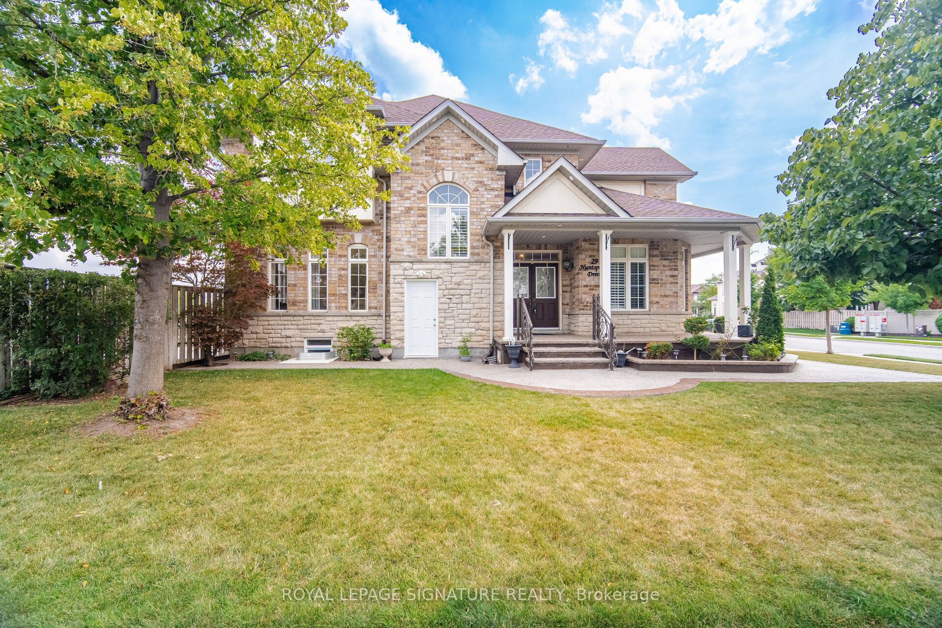 29 Huntspoint Drive 1, Brampton, ON L6P 2E5