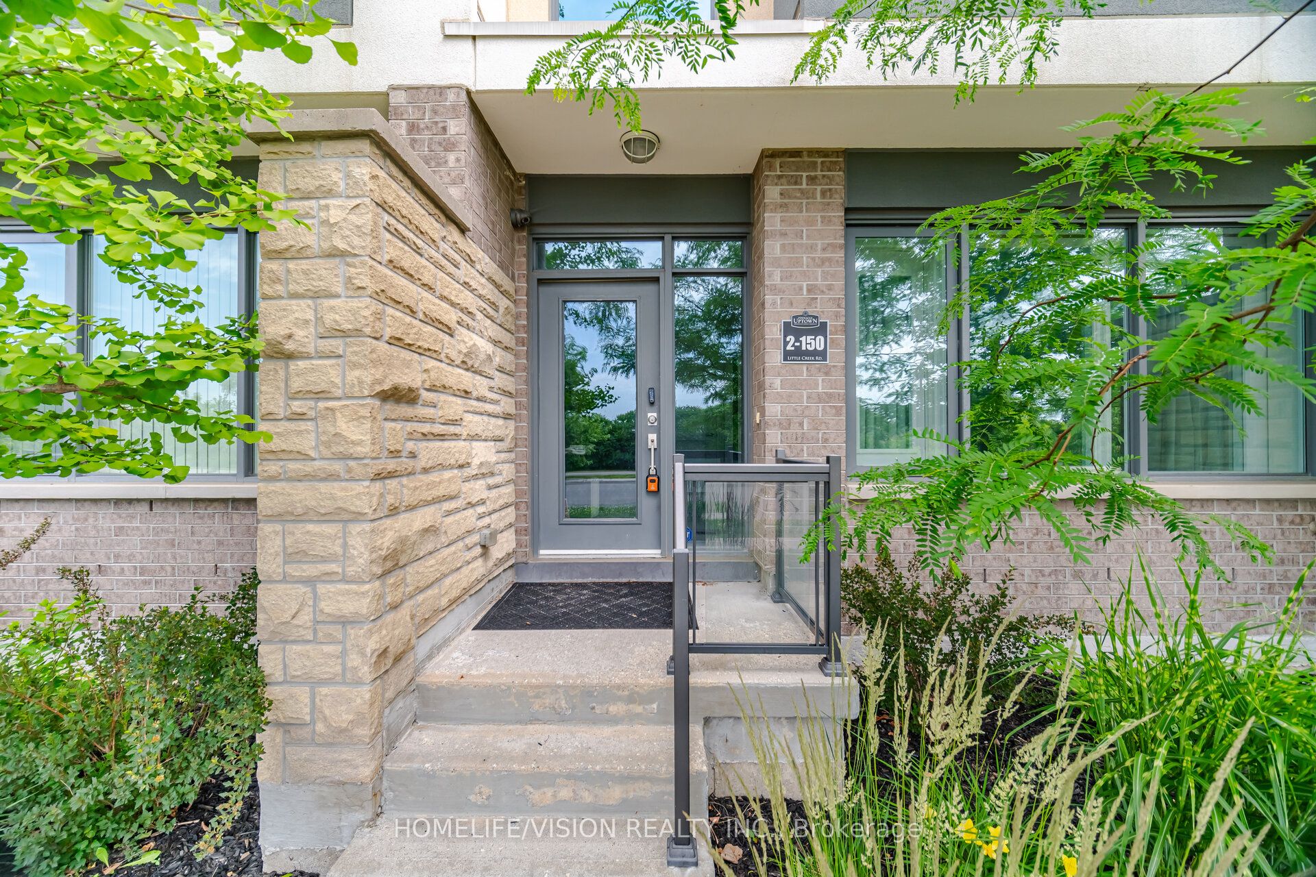 150 Little Creek Road 2, Mississauga, ON L5R 0E9 photo 3