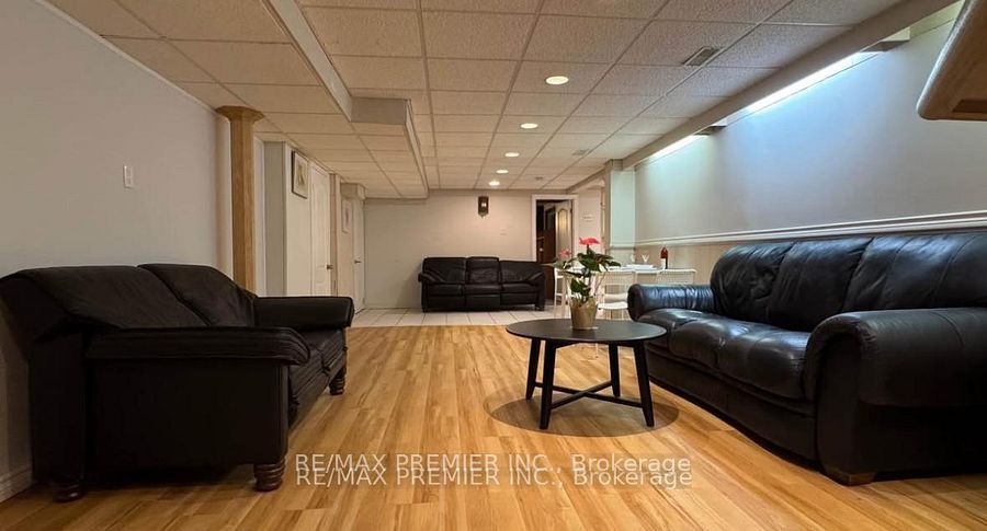 3551 Burningelm Crescent, Mississauga, ON L4Y 3L2