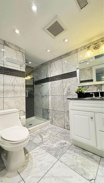 3551 Burningelm Crescent, Mississauga, ON L4Y 3L2 photo 5