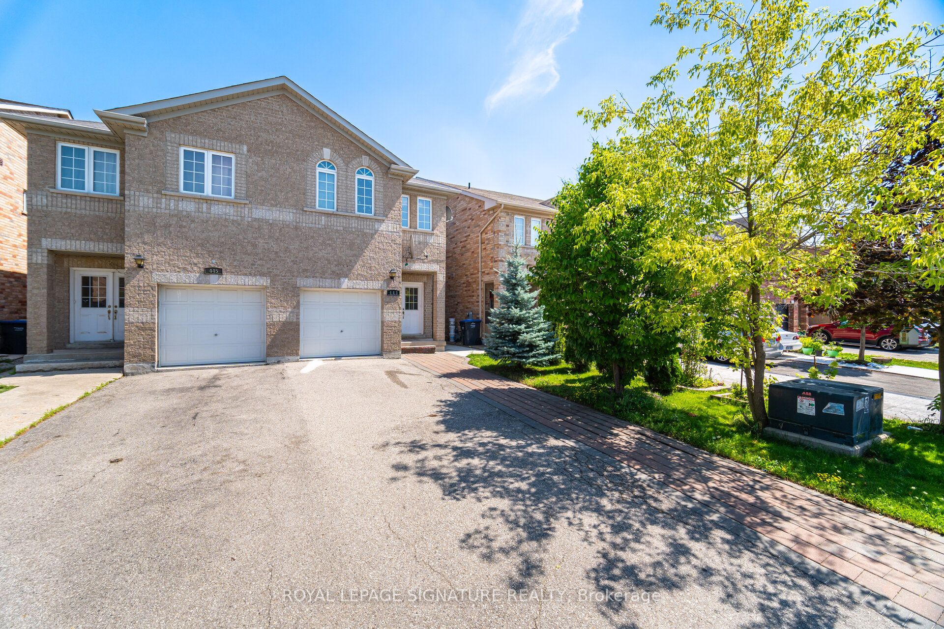 443 Comiskey Crescent, Mississauga, ON L5W 0C7 photo 3