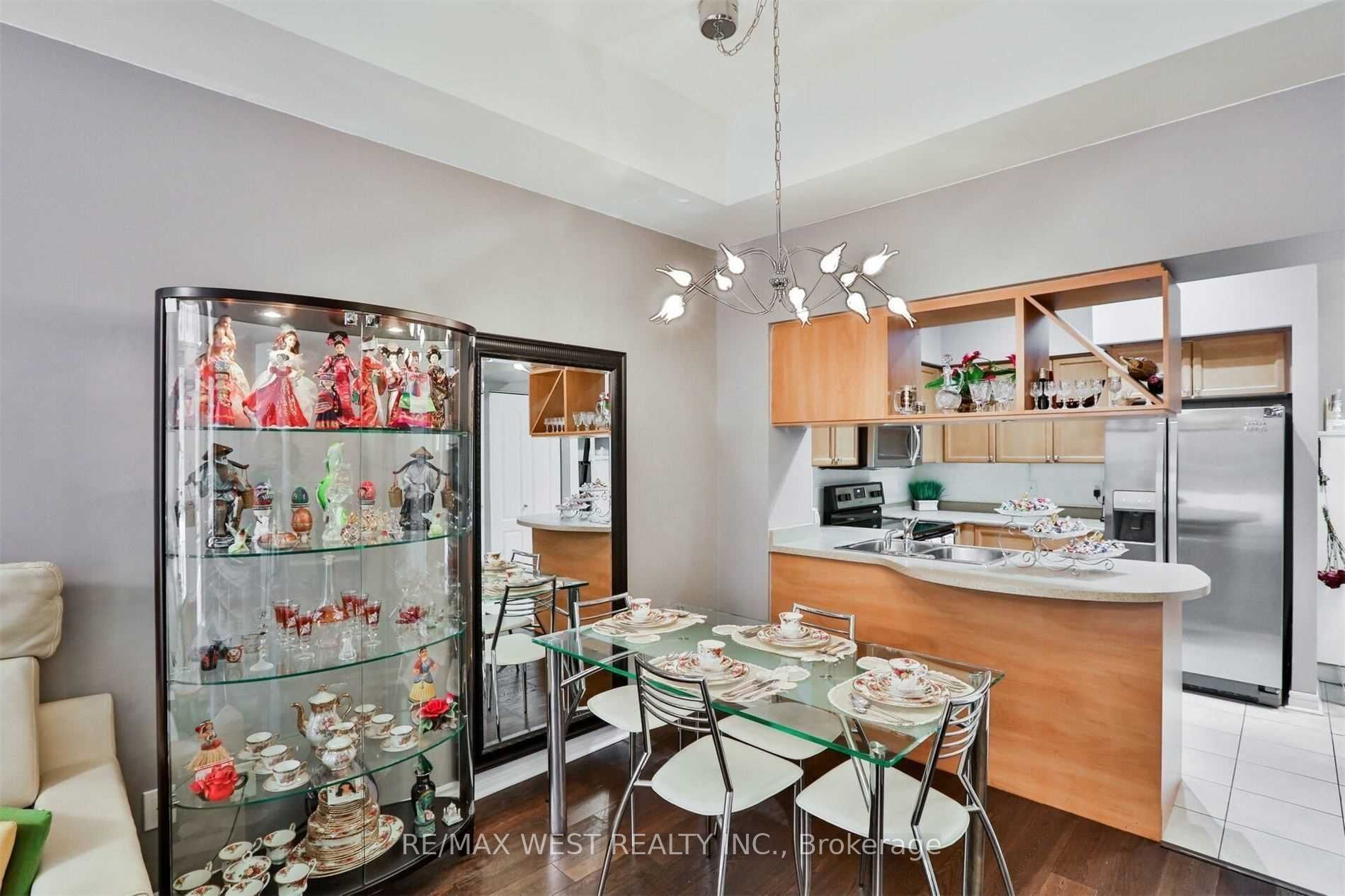 330 Princess Royal Drive GV-108, Mississauga, ON L5B 4M8 photo 5