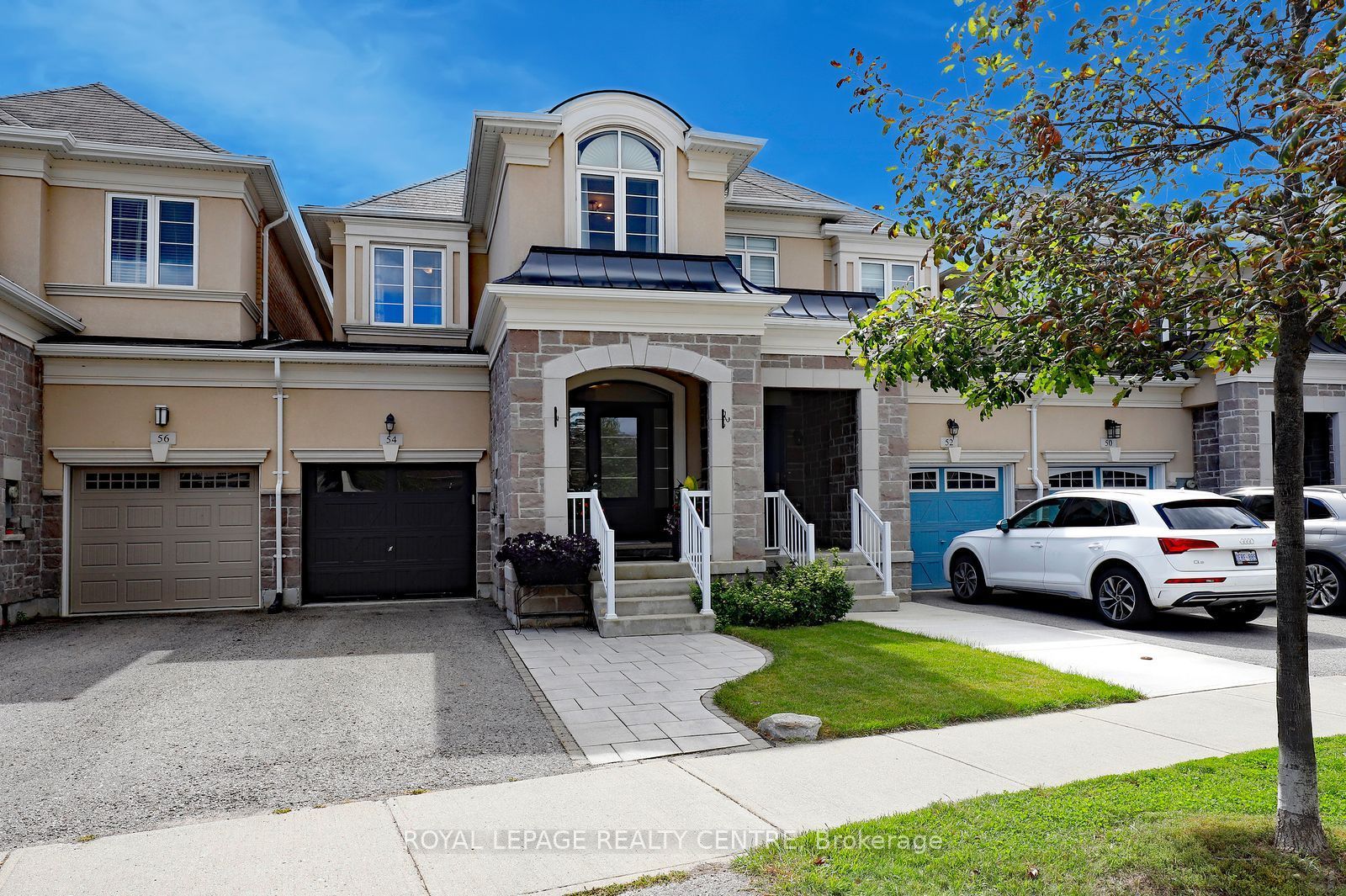 54 Upper Canada Court, Halton Hills, ON L7G 0L1 photo 2