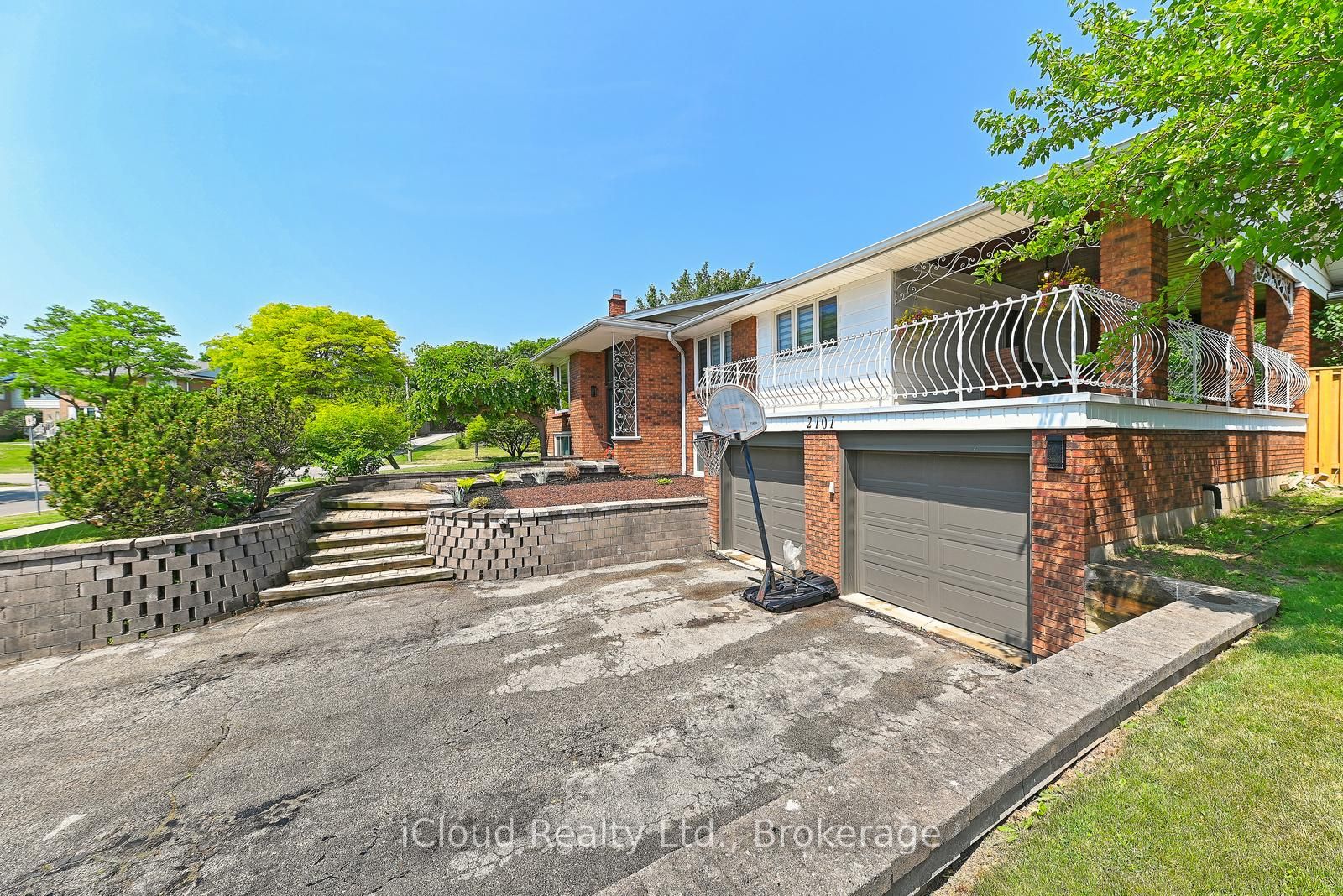 2101 Parkway Drive, Burlington, ON L7P 1S5 photo 2