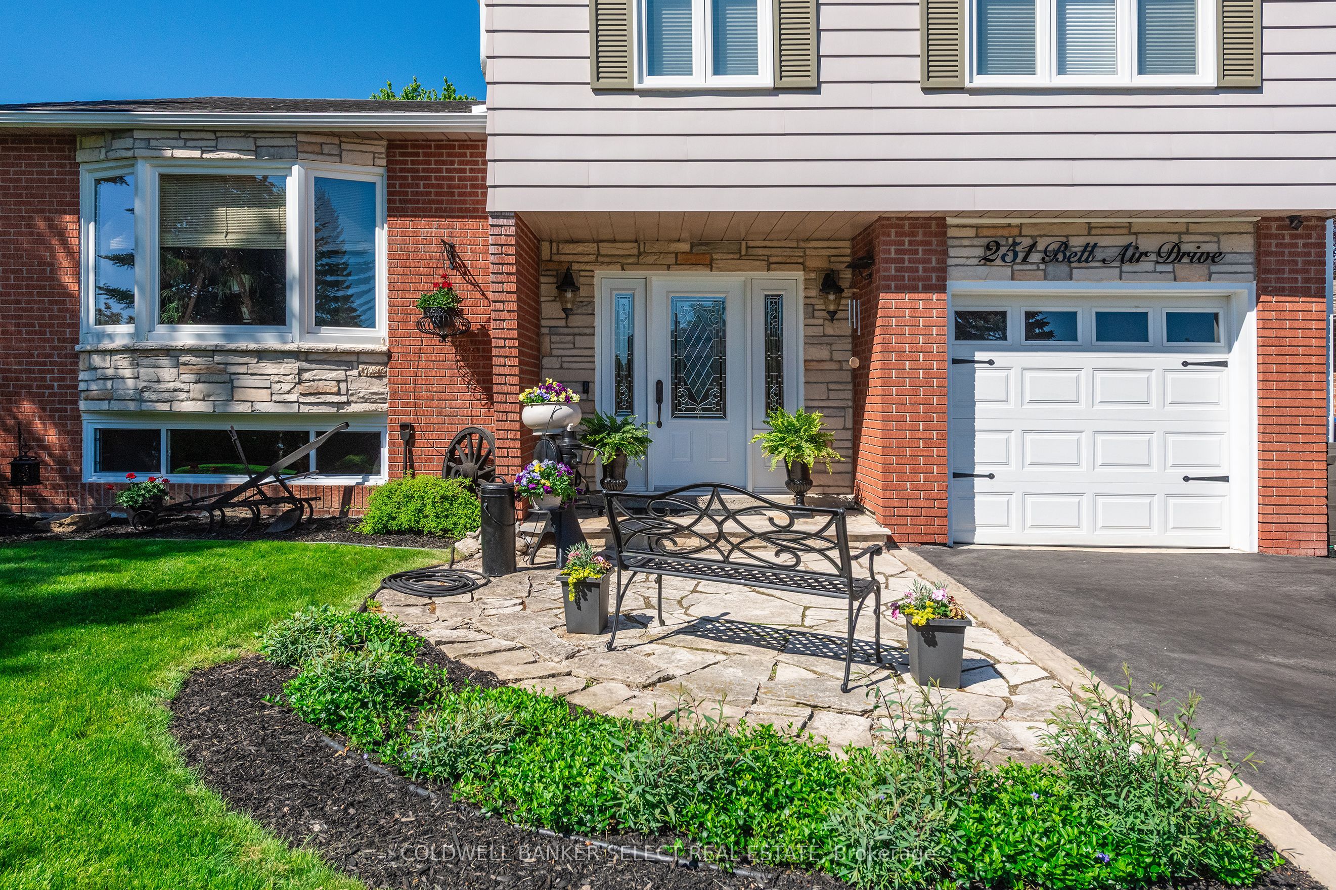 251 Bell Air Drive, Caledon, ON L7E 1Z9 photo 2