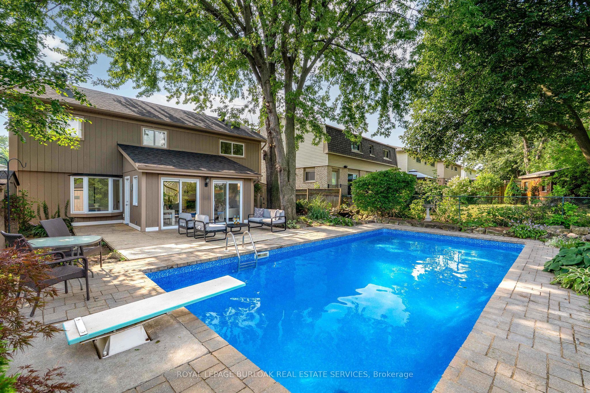 2161 Devlin Drive, Burlington, ON L7P 3C6 photo 2