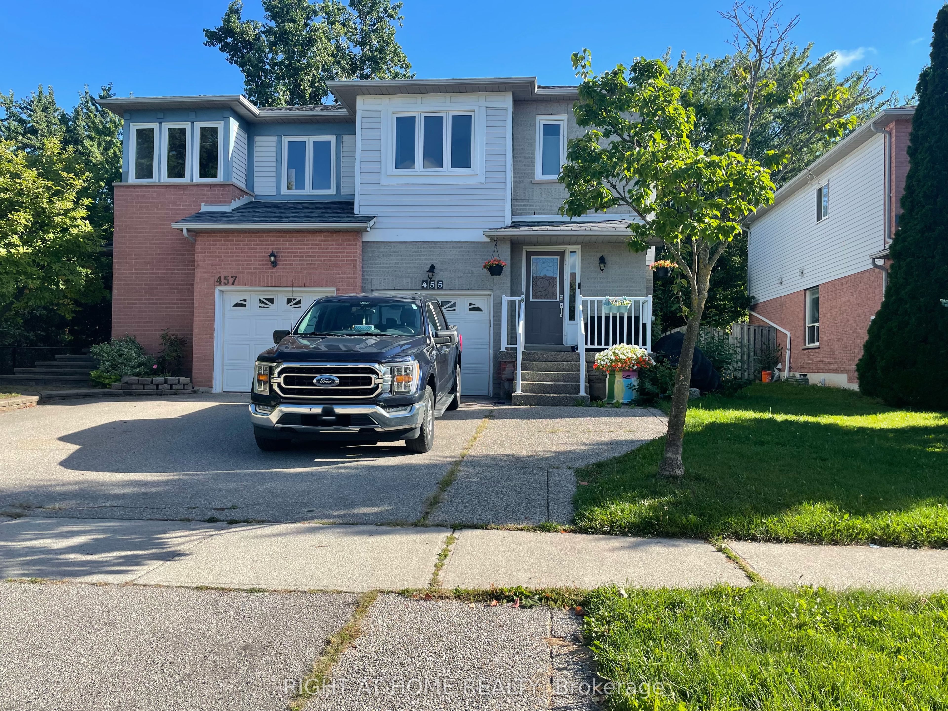 455 Levanna Lane, Oakville, ON L6H 6B9