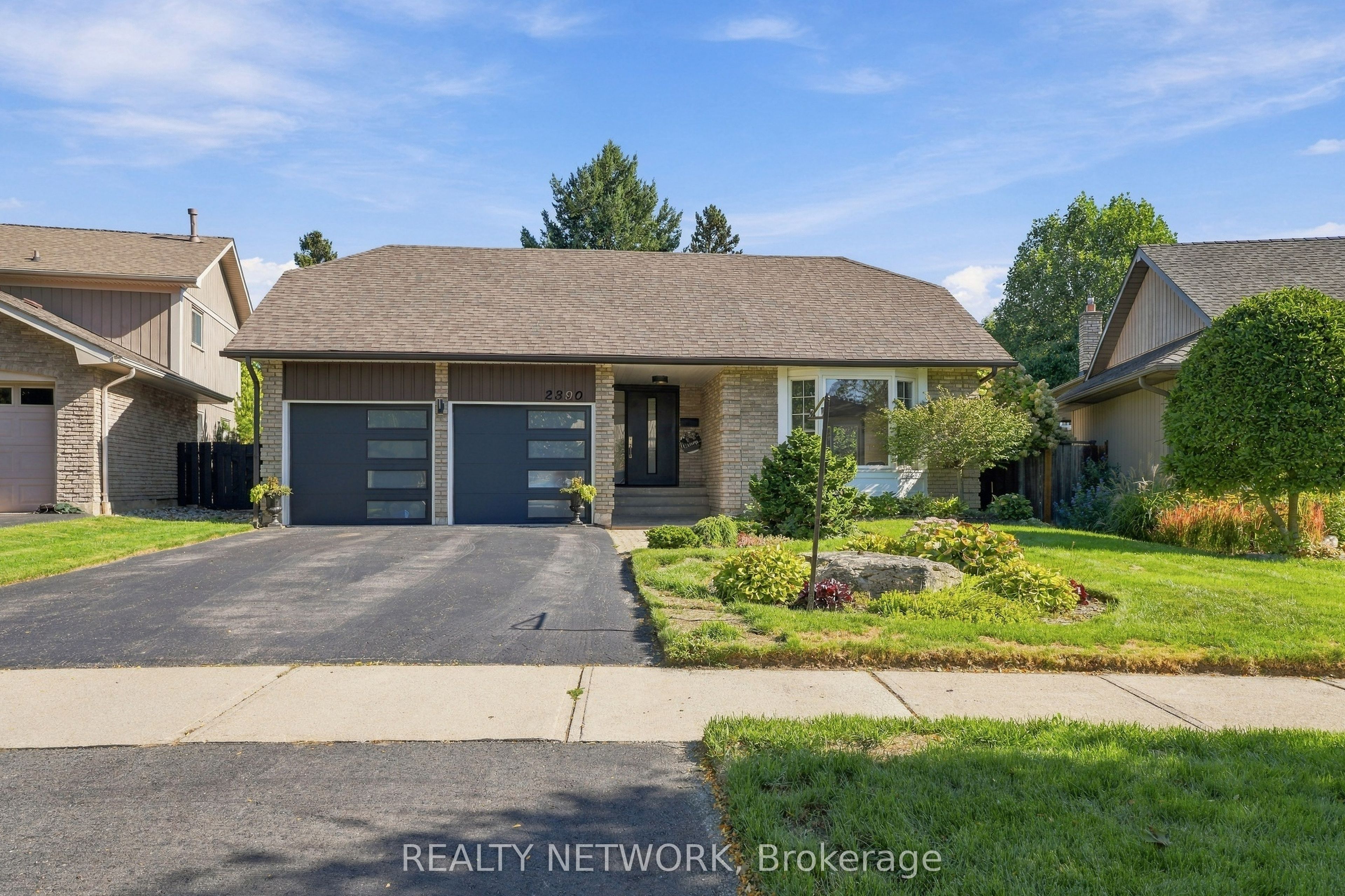 2390 Sinclair Circle, Burlington, ON L7P 3C3 photo 2