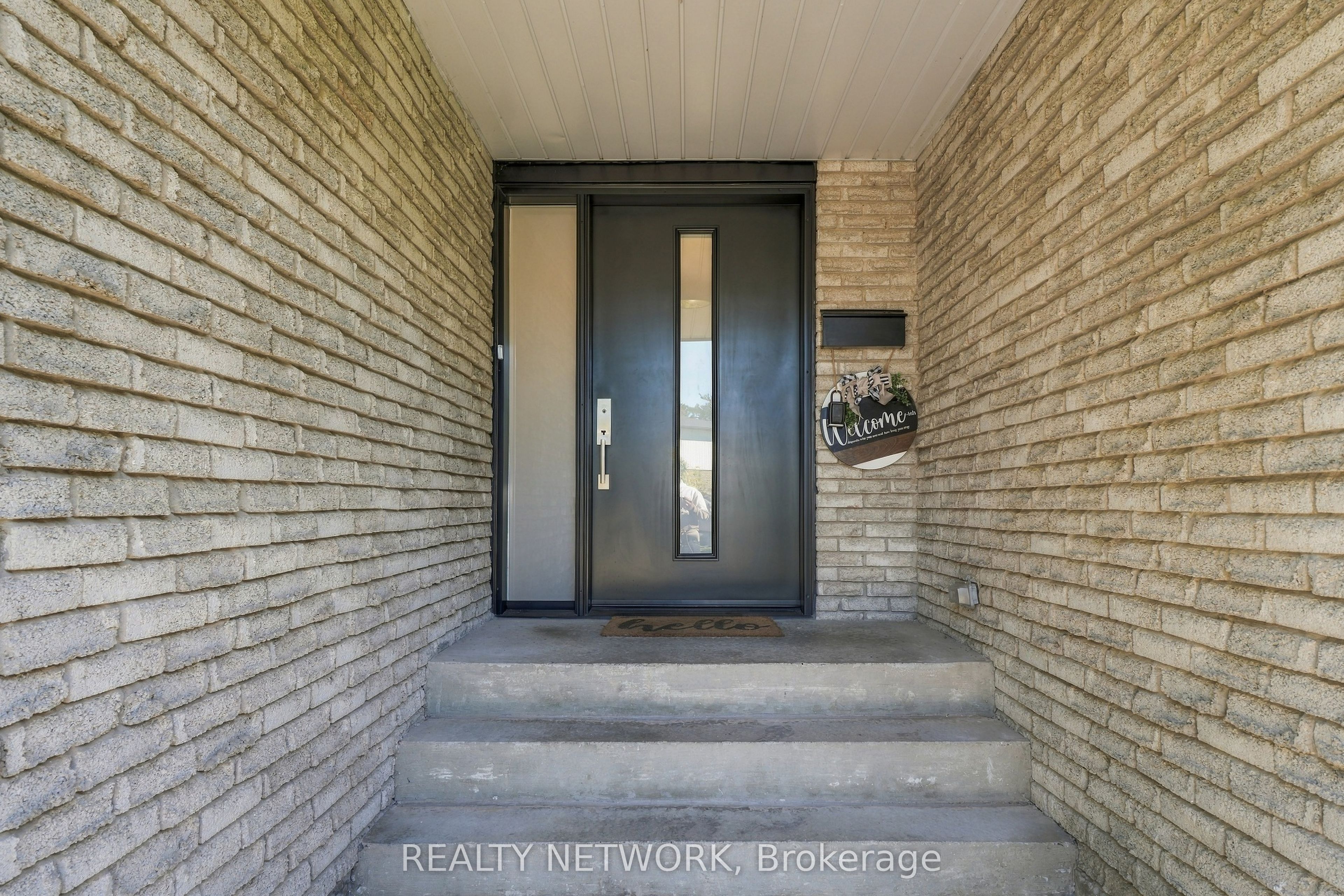 2390 Sinclair Circle, Burlington, ON L7P 3C3 photo 3