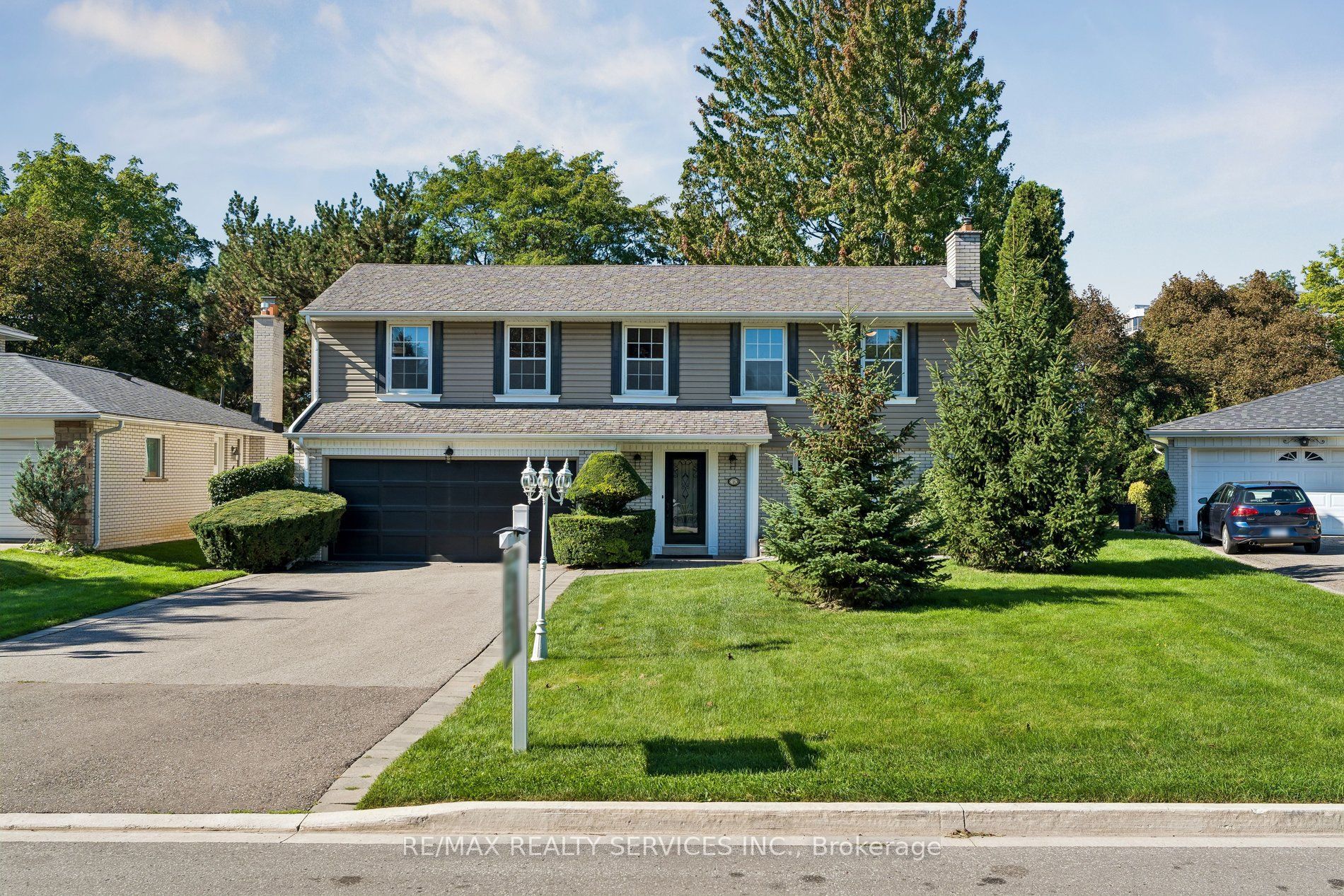 16 Malvern Court, Brampton, ON L6W 1H1