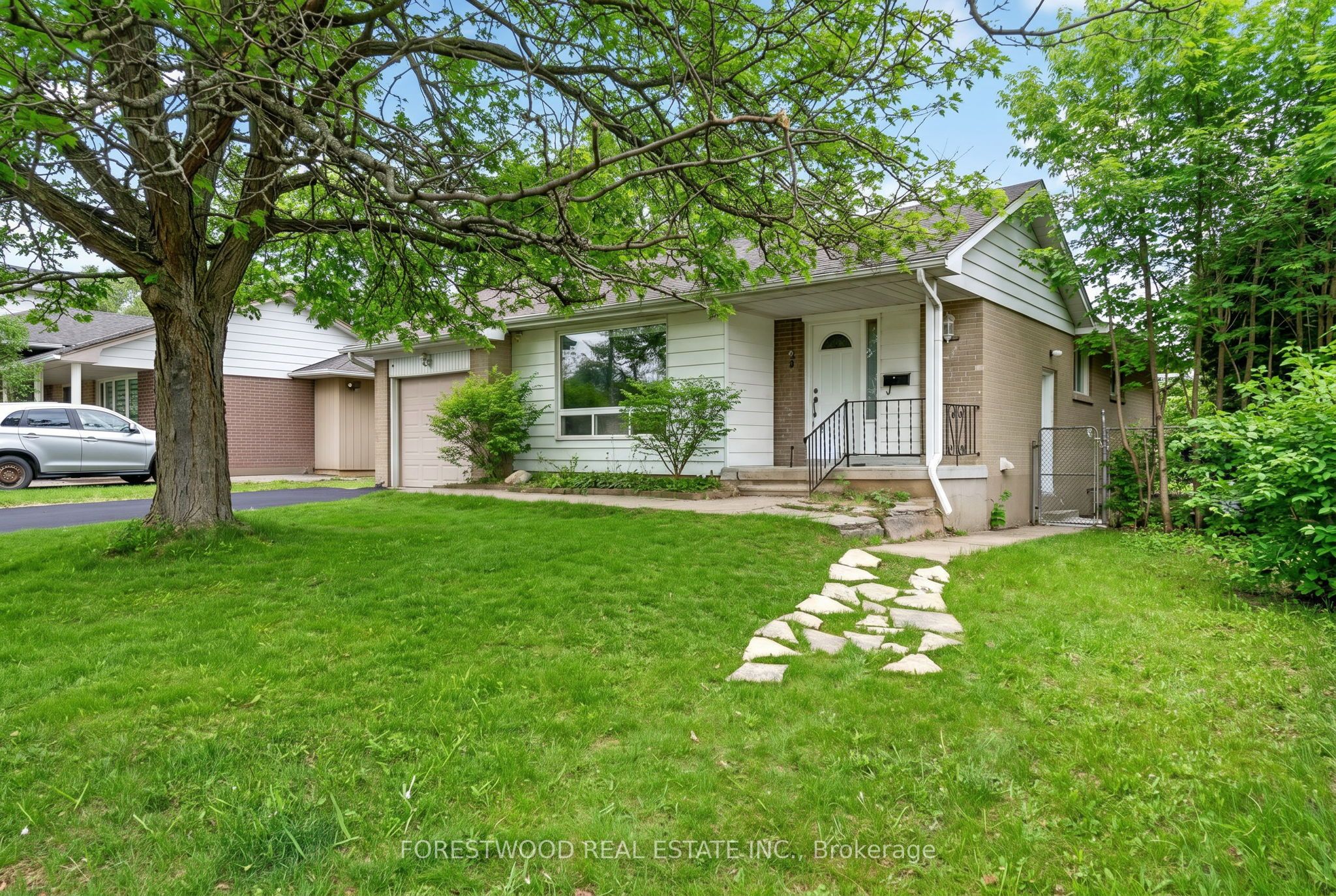 1157 Newton Road, Oakville, ON L6H 2A1 photo 2