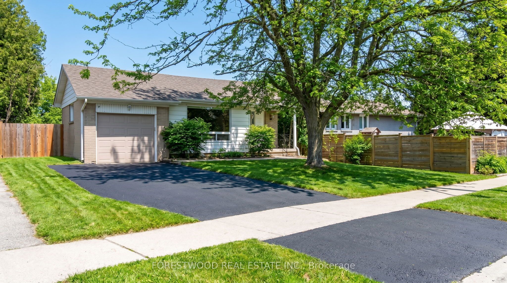 1157 Newton Road, Oakville, ON L6H 2A1 photo 3