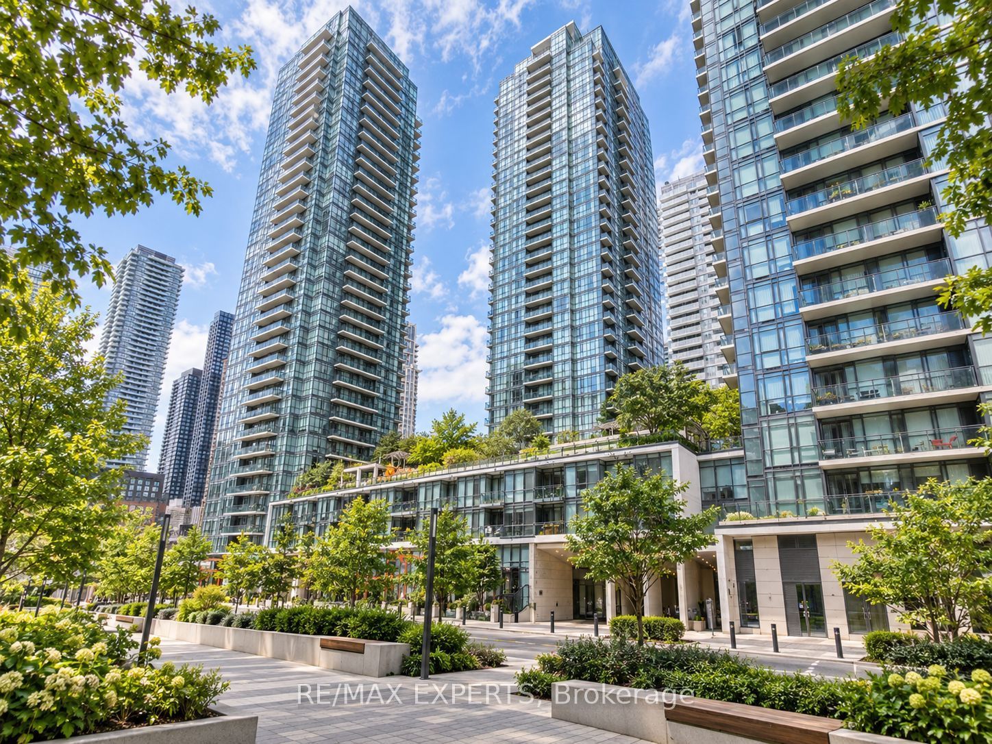 4055 Parkside Village Drive 1217, Mississauga, ON L5B 0K2