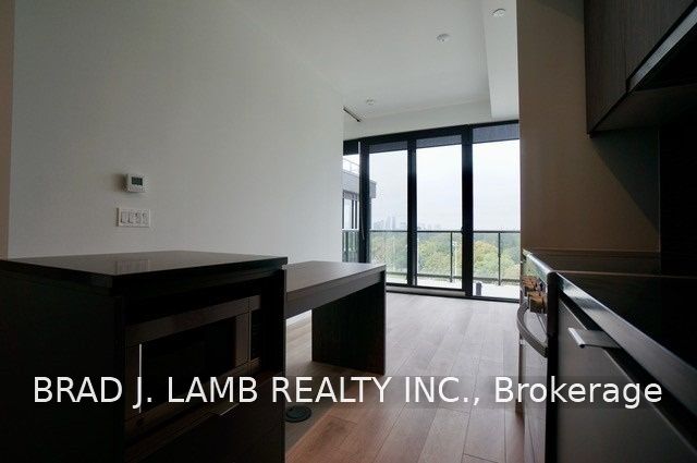 7 Smith Crescent 802, Toronto, ON M8Z 0G3