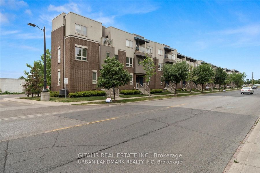 94 Caledonia Park Road 4, Toronto, ON M6H 0B1