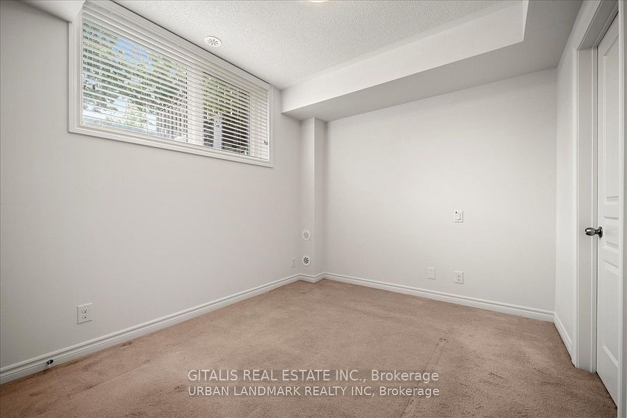 94 Caledonia Park Road 4, Toronto, ON M6H 0B1 photo 3