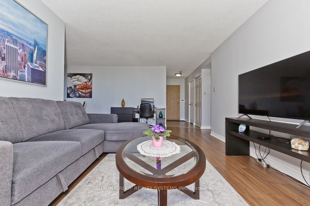 55 Elm Drive 1214, Mississauga, ON L5B 3Z3 photo 3