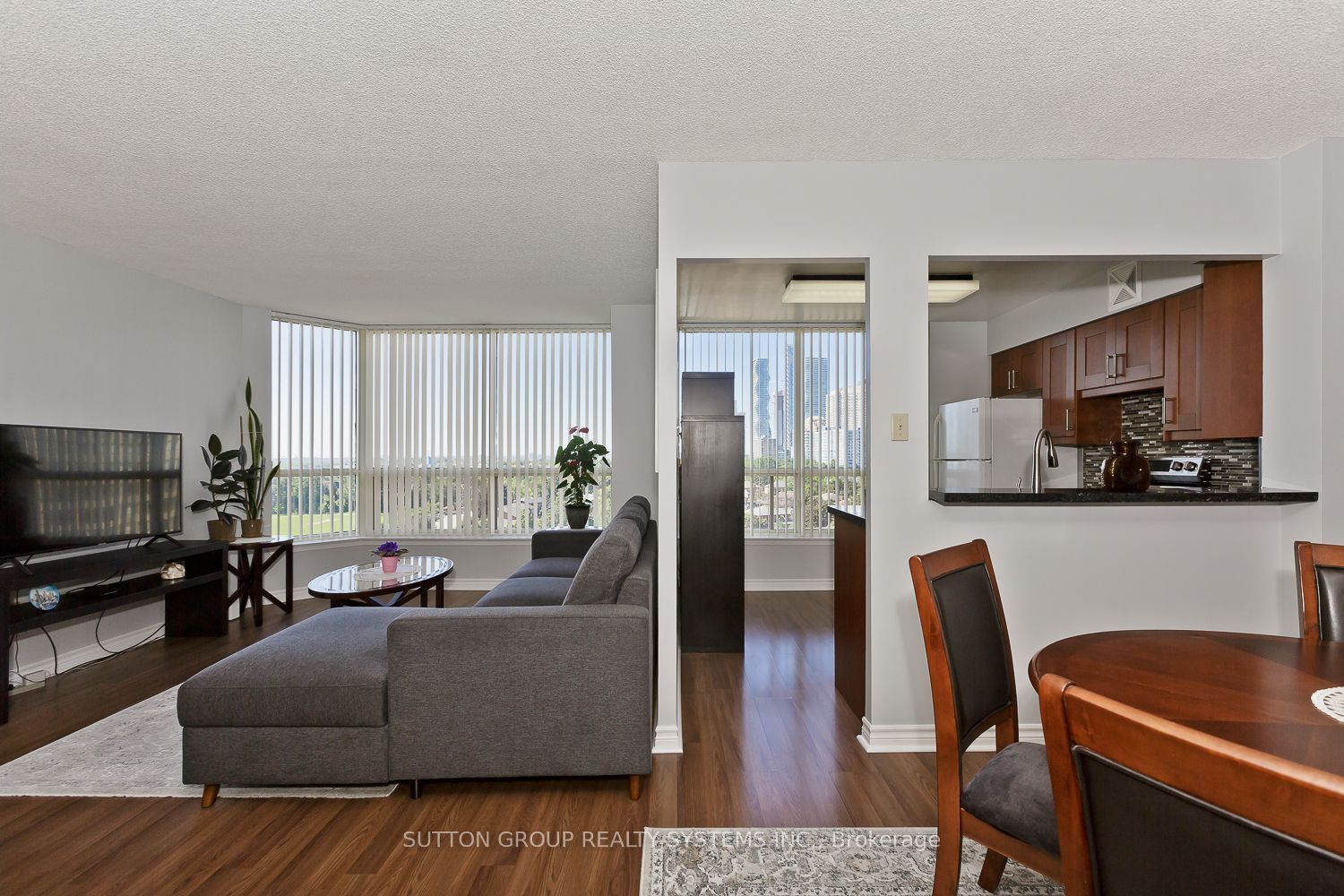 55 Elm Drive 1214, Mississauga, ON L5B 3Z3 photo 5