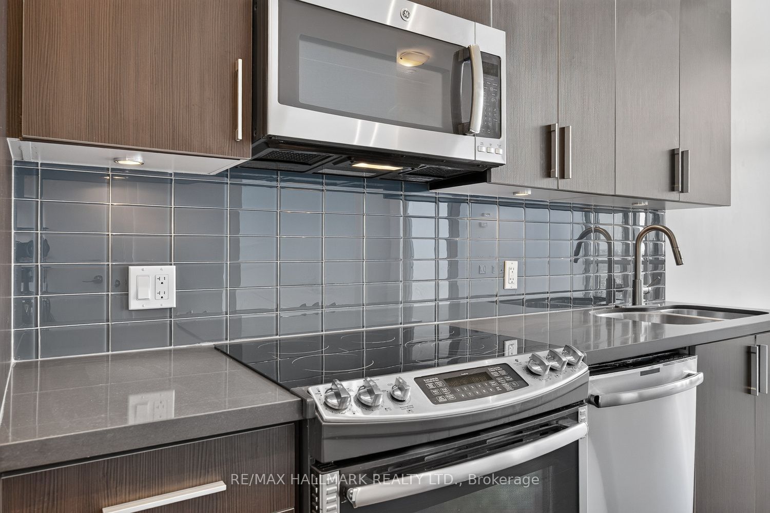 2200 Lake Shore Boulevard W PH 06, Toronto, ON M8V 1A4 photo 4