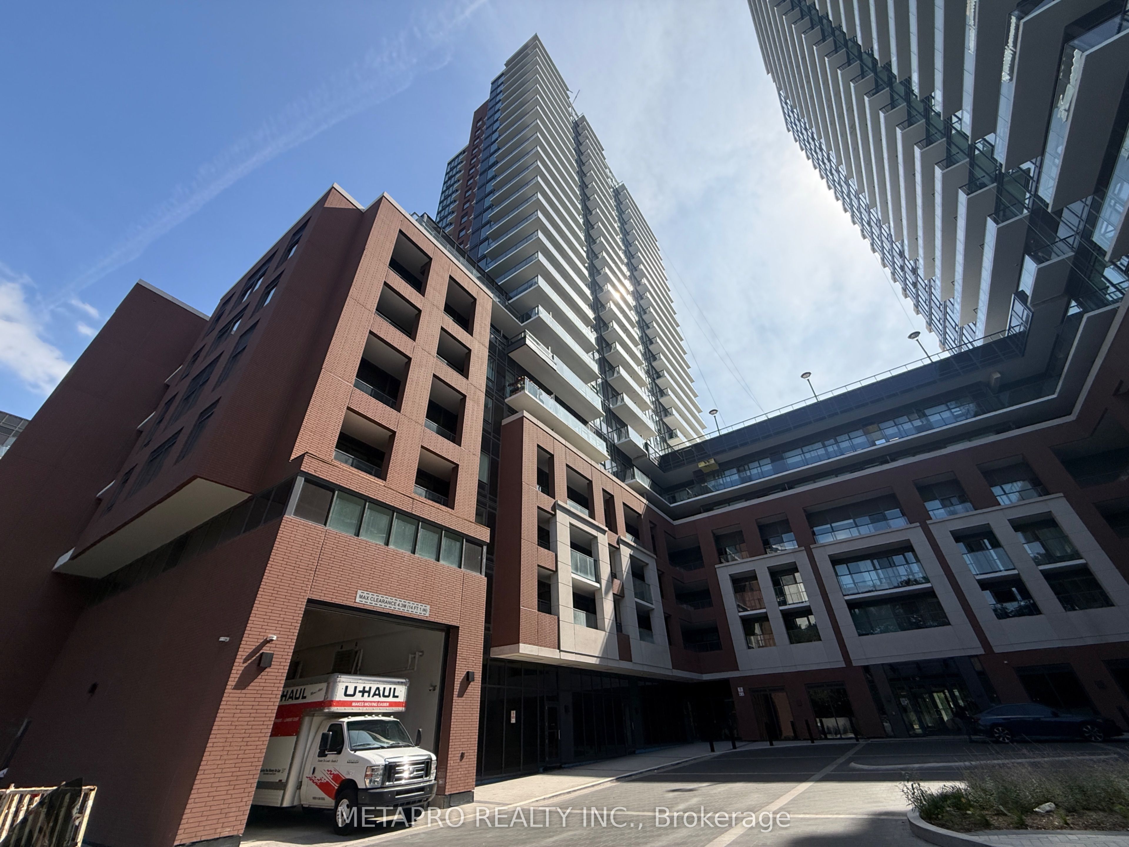 4010 Eglinton Avenue W 2016, Toronto, ON M9A 0G5 photo 2