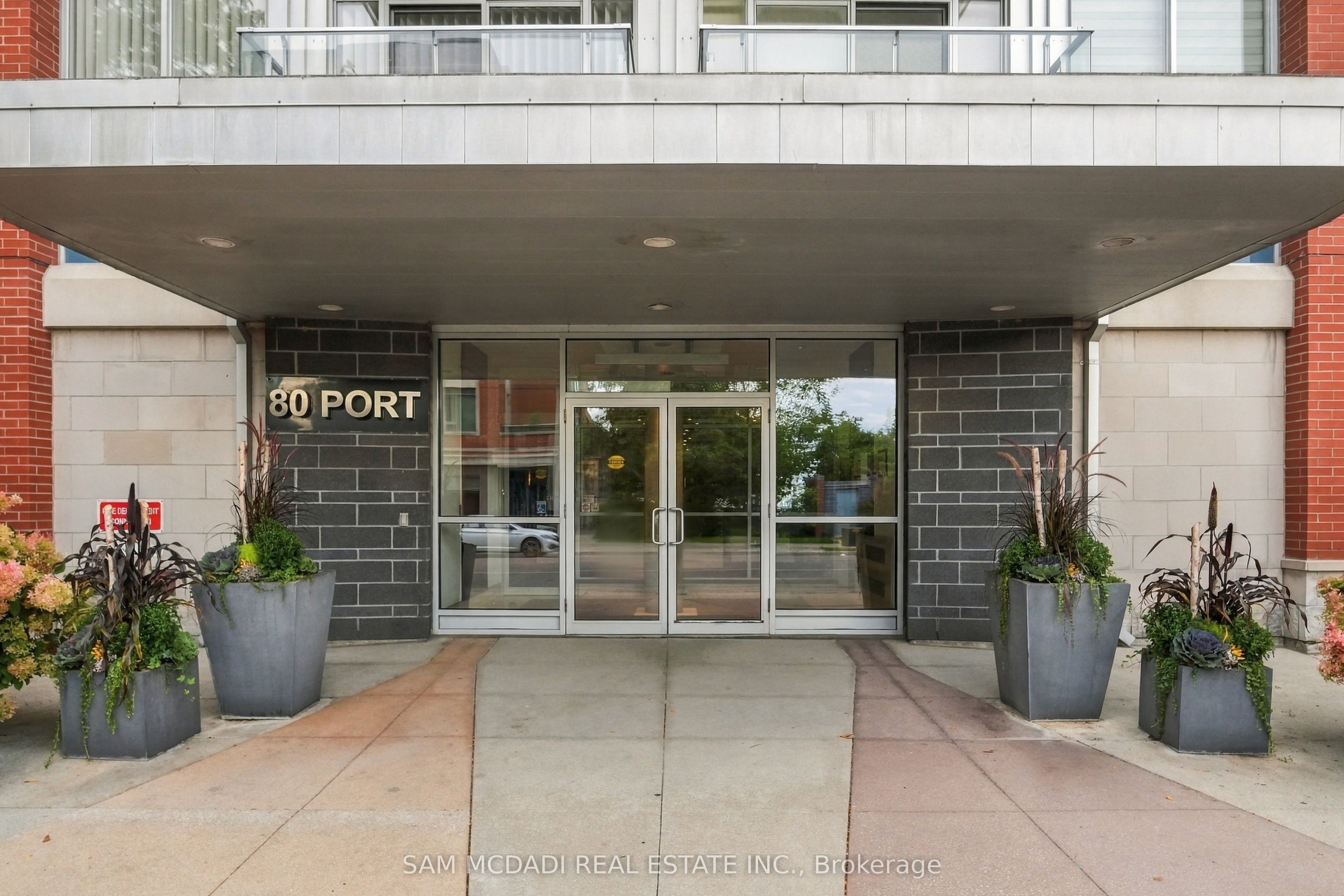 80 Port Street E 107, Mississauga, ON L5G 4V6 photo 2