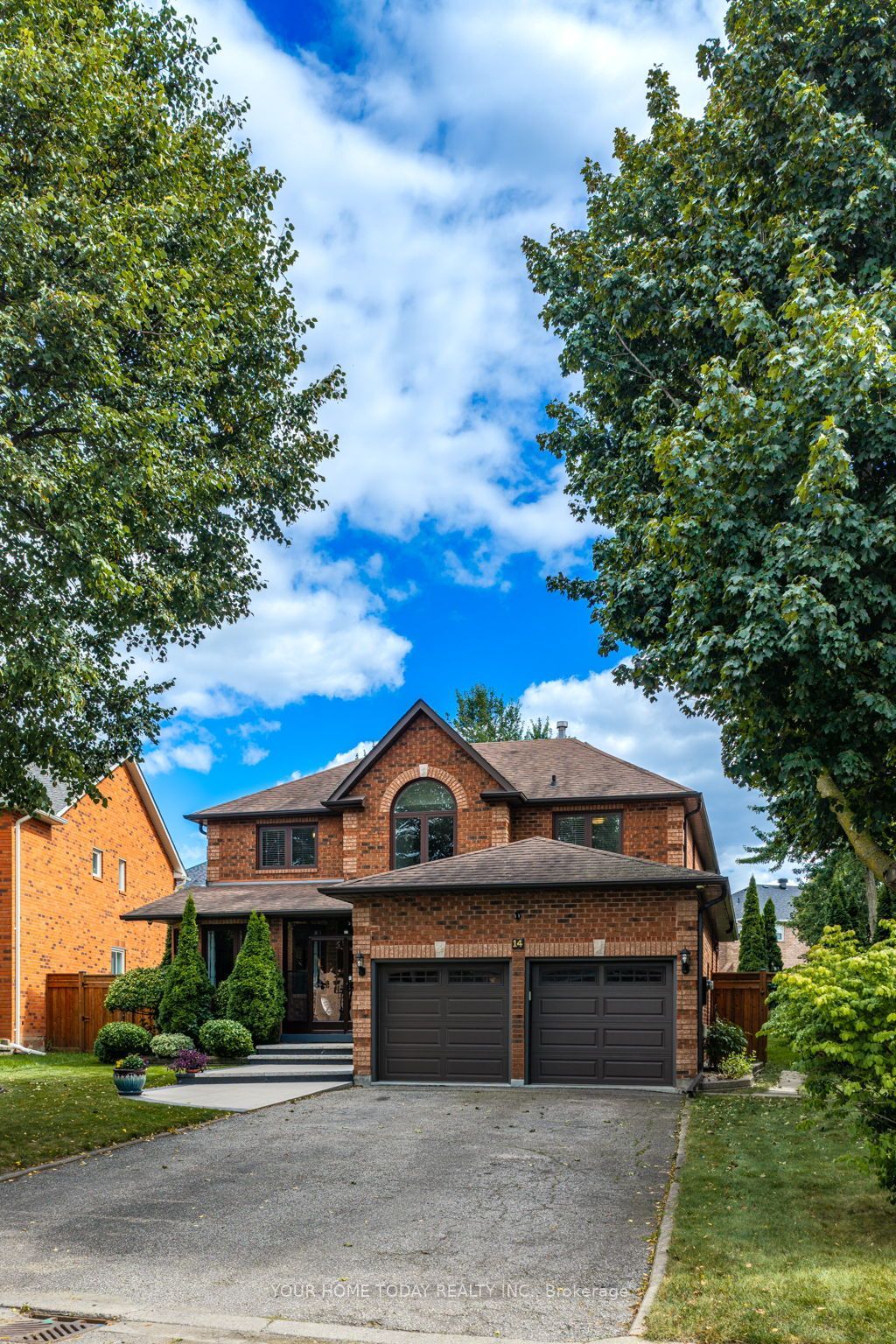 14 Donaghedy Drive, Halton Hills, ON L7G 5H2 photo 3