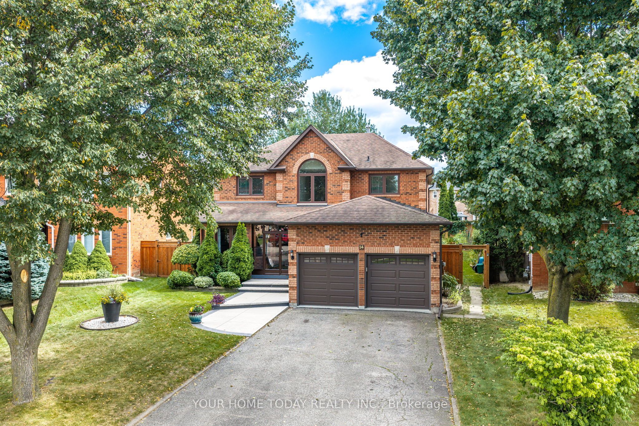 14 Donaghedy Drive, Halton Hills, ON L7G 5H2 photo 4