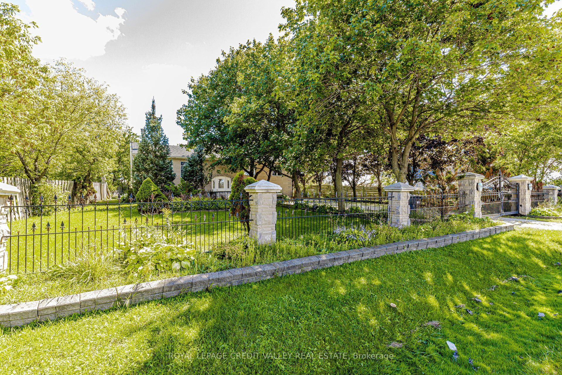 5945 King Street, Caledon, ON L7C 0V1 photo 5