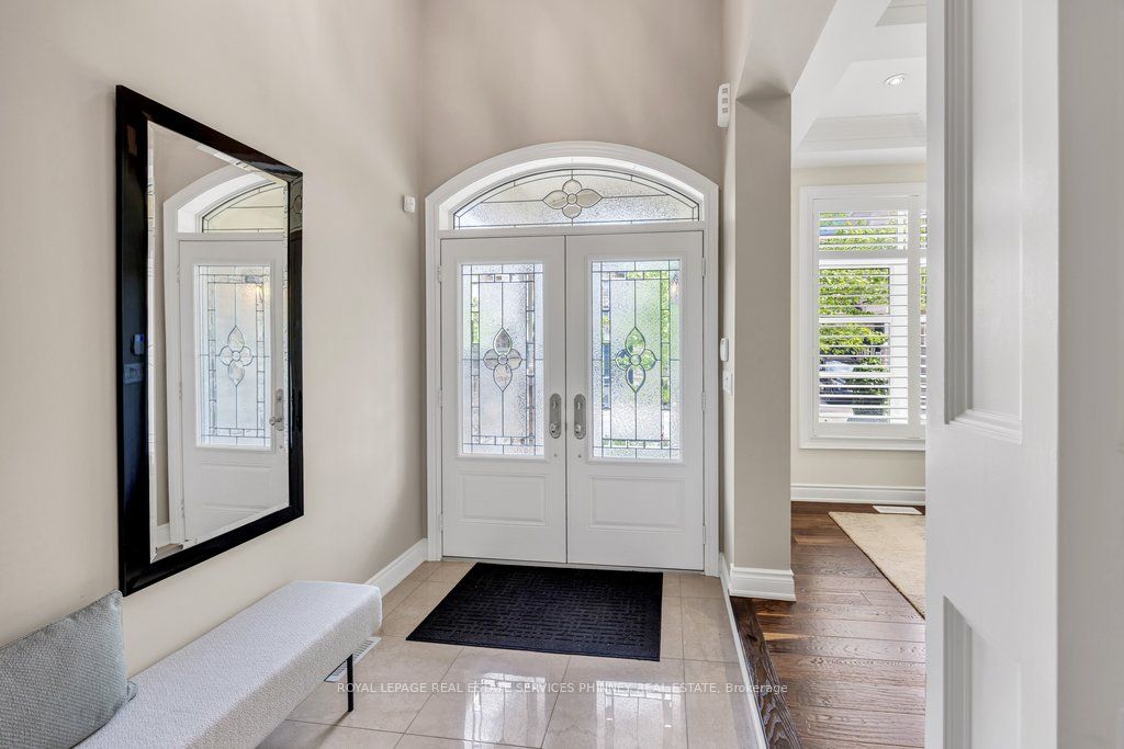 2444 Chateau Common, Oakville, ON L6M 0S1 photo 3