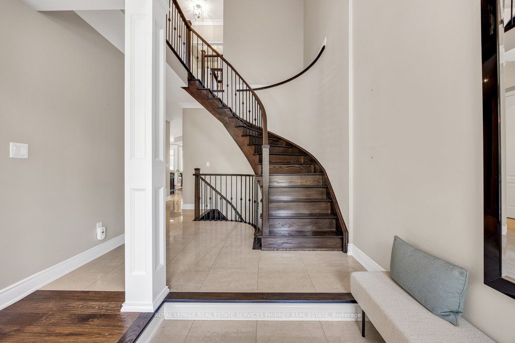 2444 Chateau Common, Oakville, ON L6M 0S1 photo 4