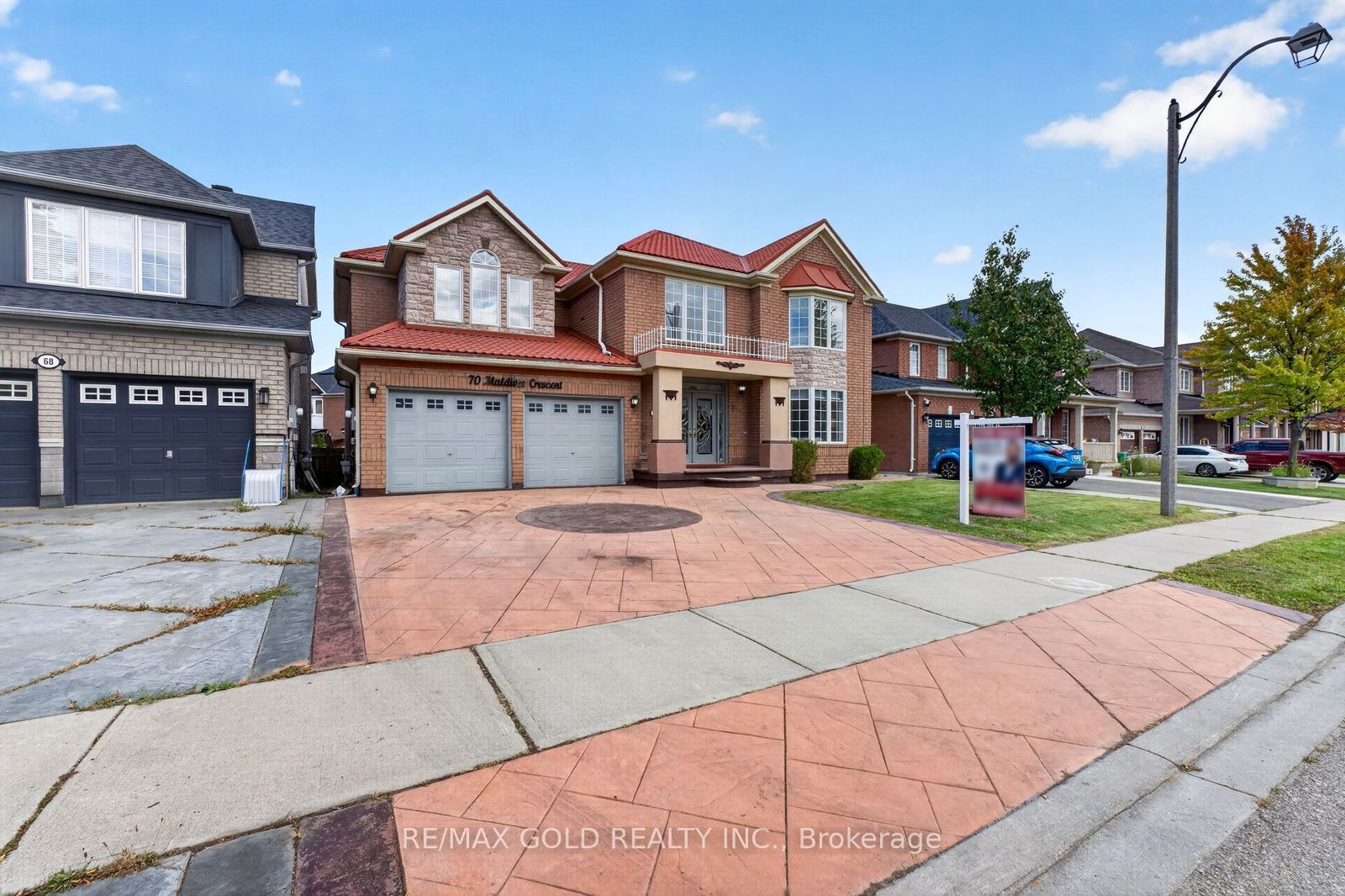 70 Maldives Crescent, Brampton, ON L6P 1L1 photo 2