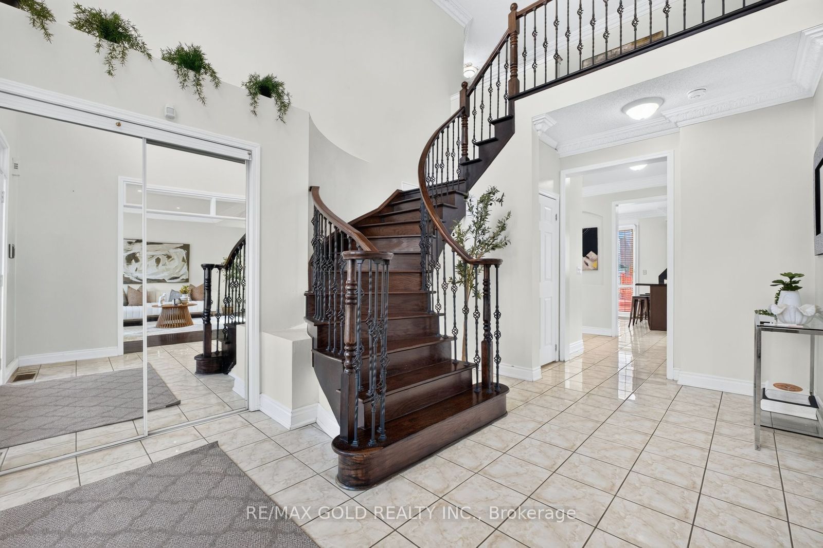 70 Maldives Crescent, Brampton, ON L6P 1L1 photo 3