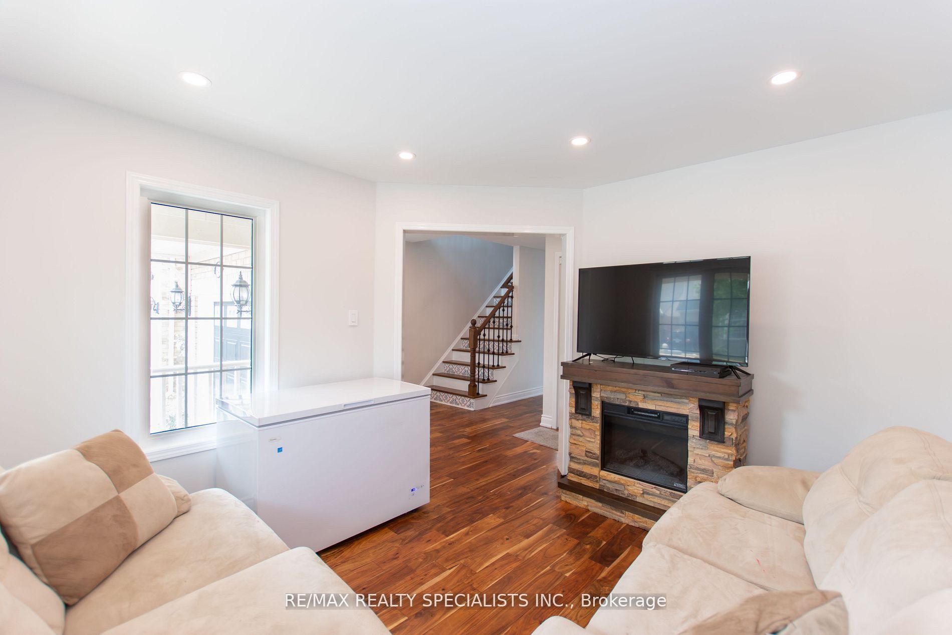 929 Philbrook Drive, Milton, ON L9T 0L3 photo 4