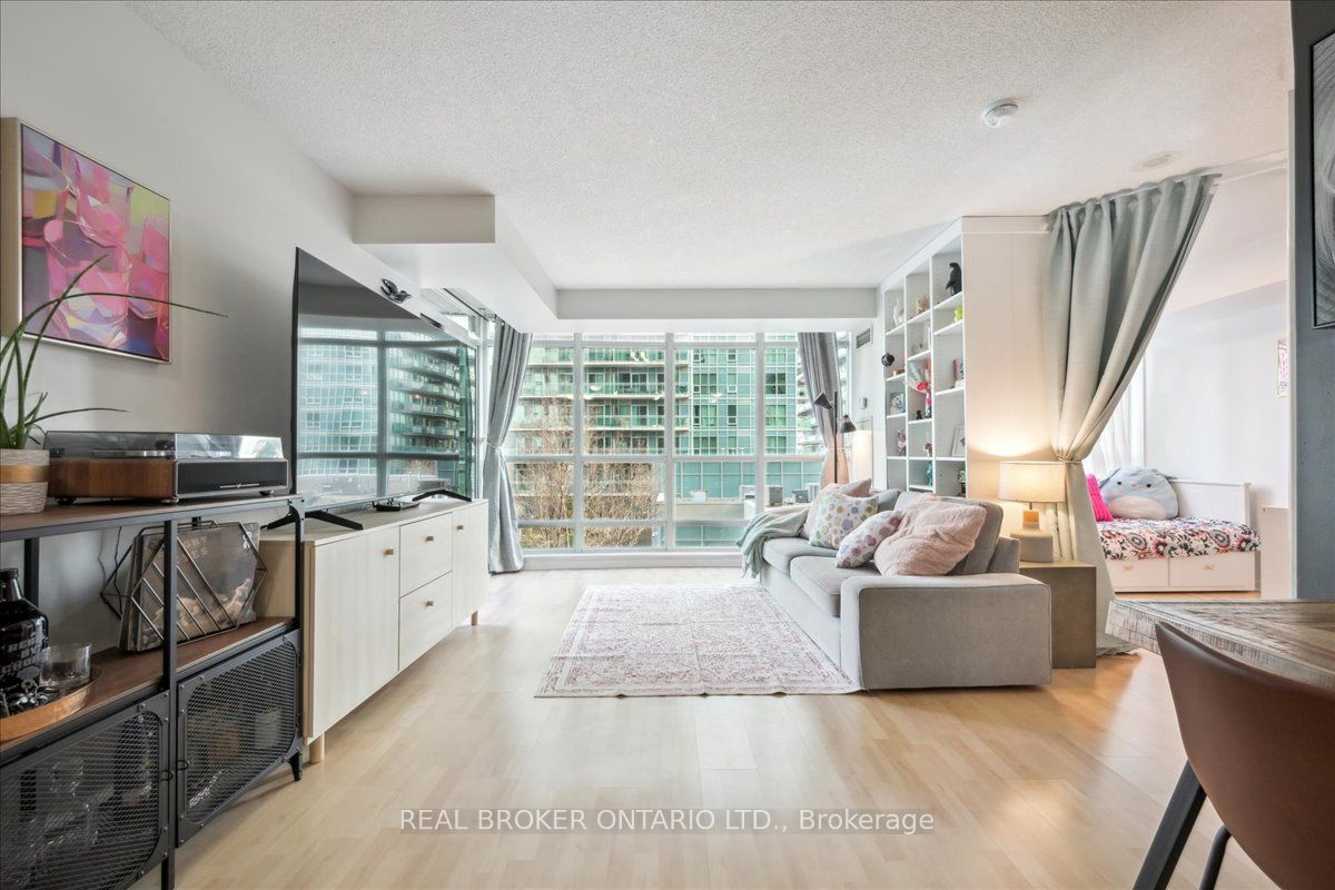 185 Legion Road N 608, Toronto, ON M8Y 0A1