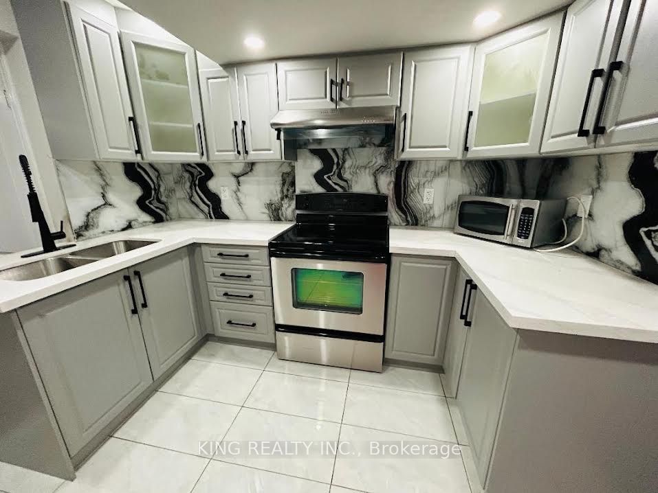13 Black Diamond Crescent Bsmt, Brampton, ON L6X 0V8 photo 2