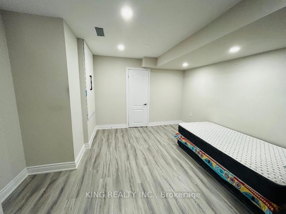13 Black Diamond Crescent Bsmt, Brampton, ON L6X 0V8 photo 5