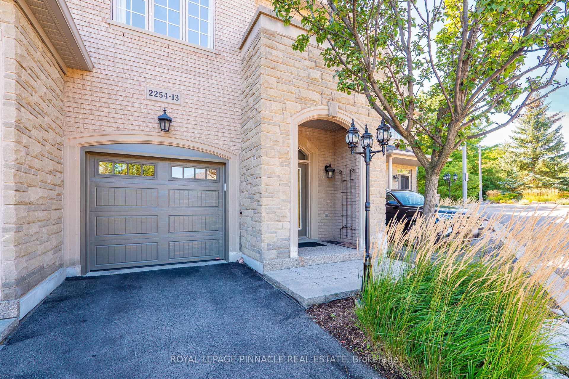 2254 Rockingham Drive 13, Oakville, ON L6H 7H8 photo 3