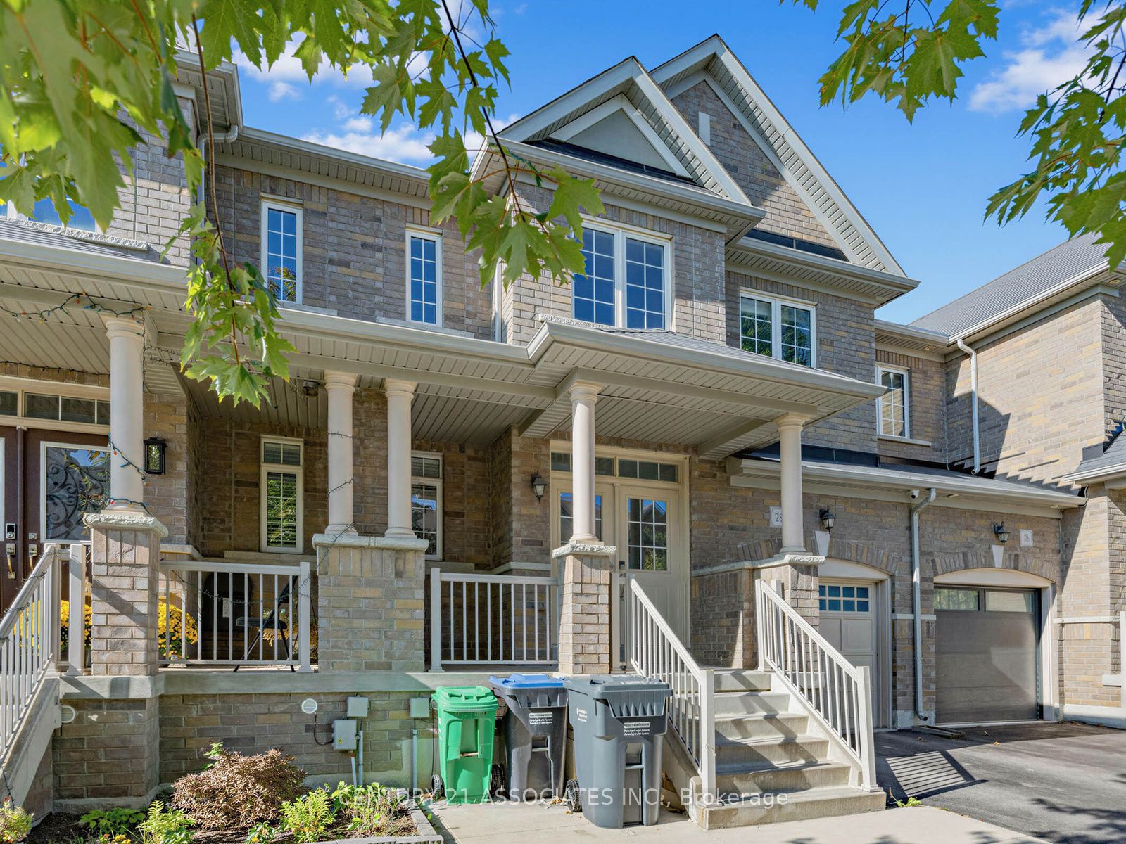 28 Yellow Sorrel Road, Brampton, ON L6R 3V7 photo 2