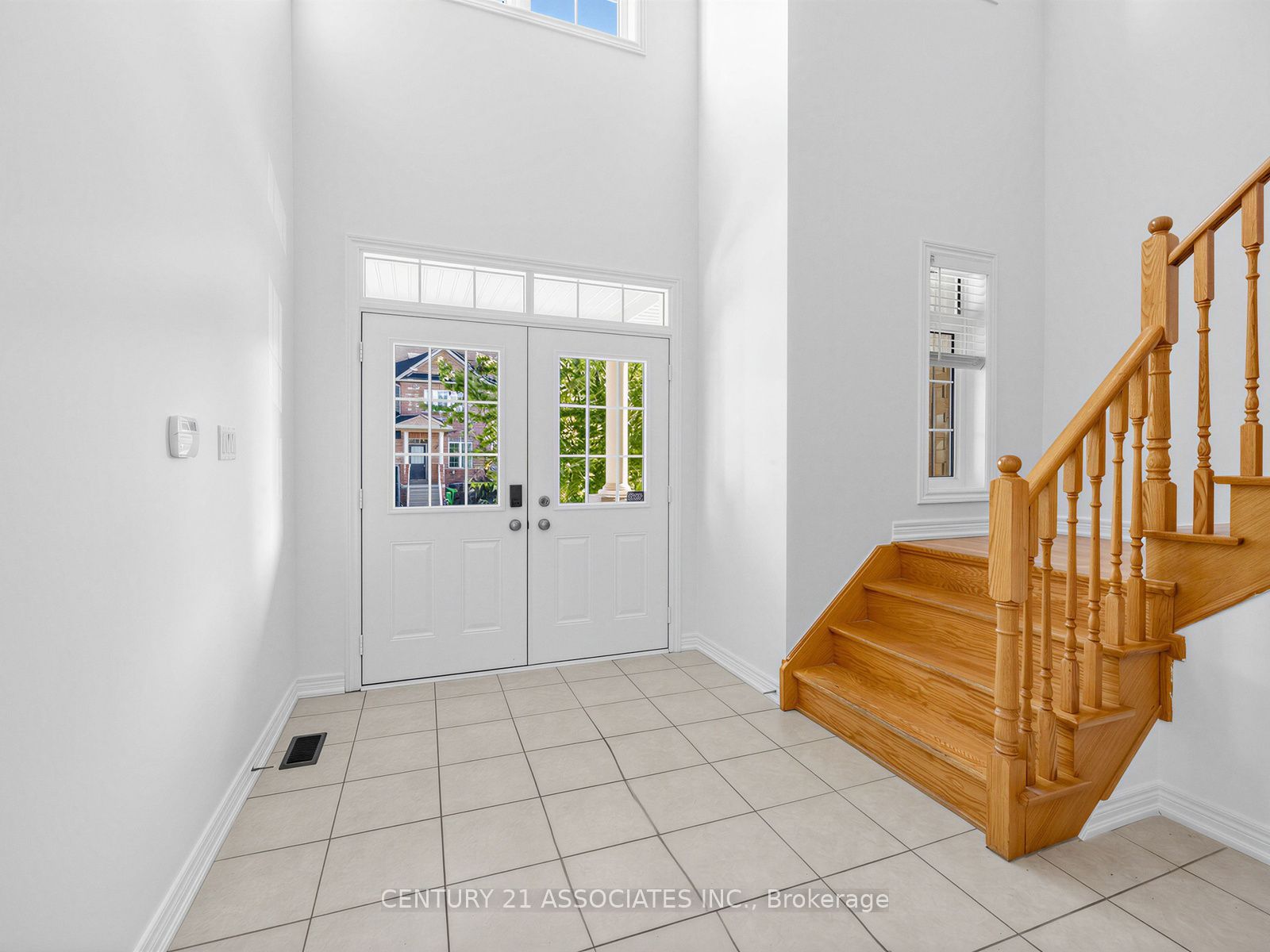 28 Yellow Sorrel Road, Brampton, ON L6R 3V7 photo 3