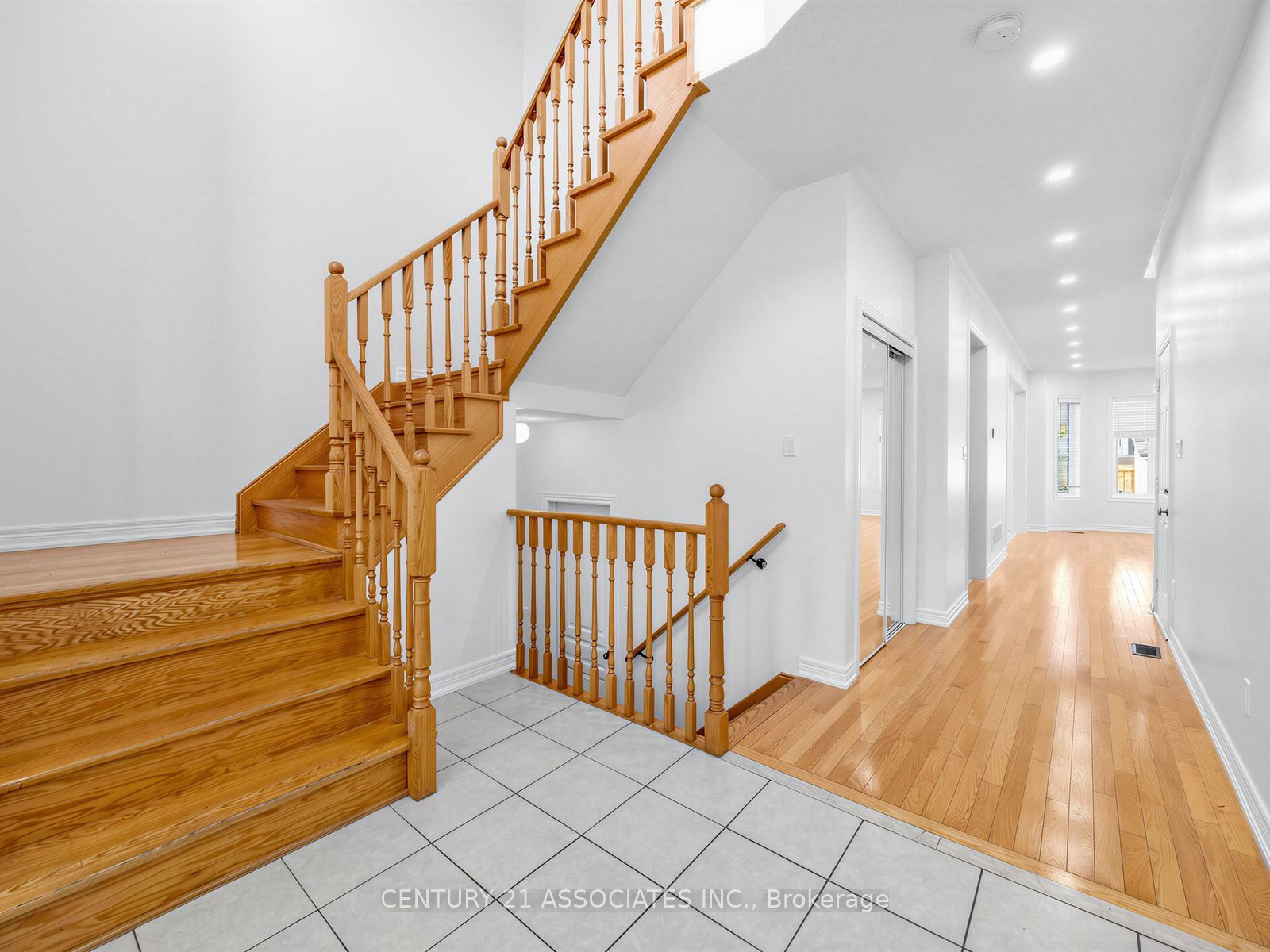 28 Yellow Sorrel Road, Brampton, ON L6R 3V7 photo 4