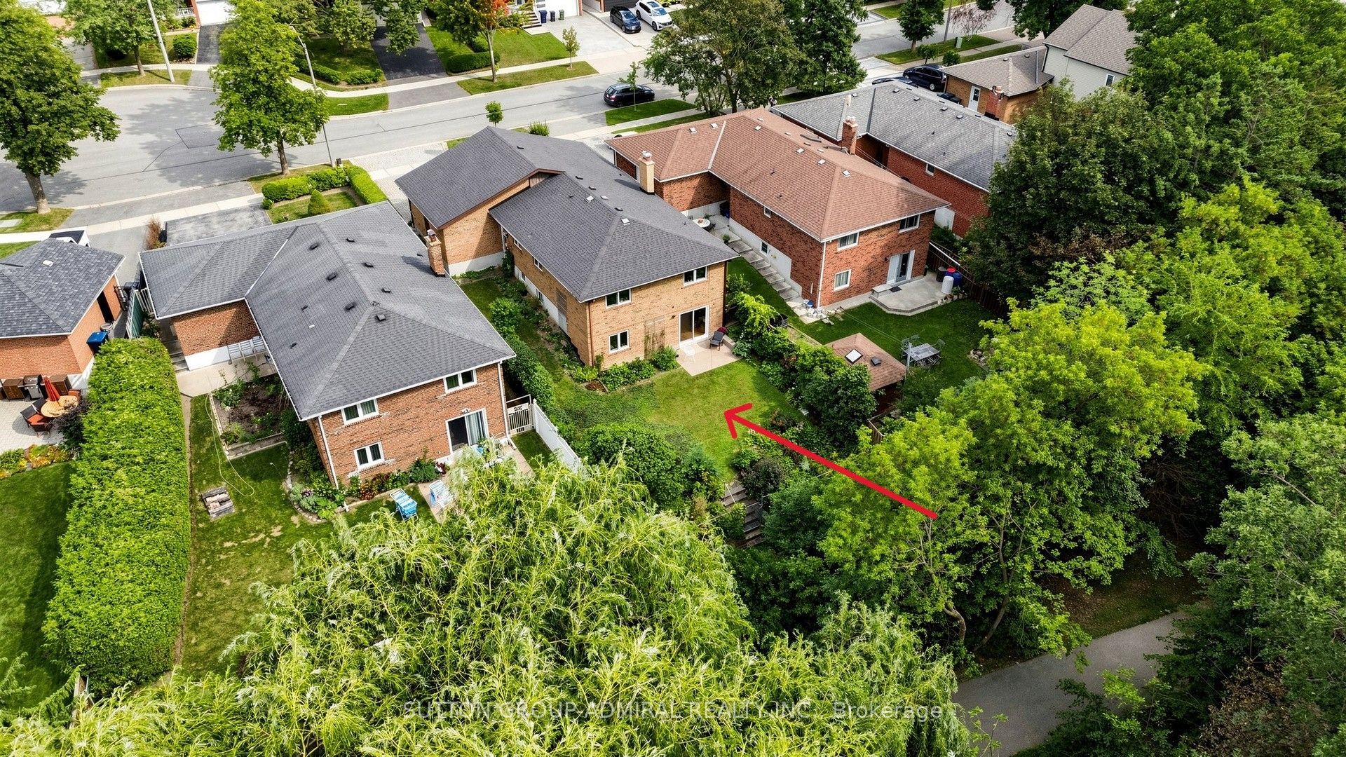 27 Warlingham Court, Toronto, ON M9C 3K2 photo 2