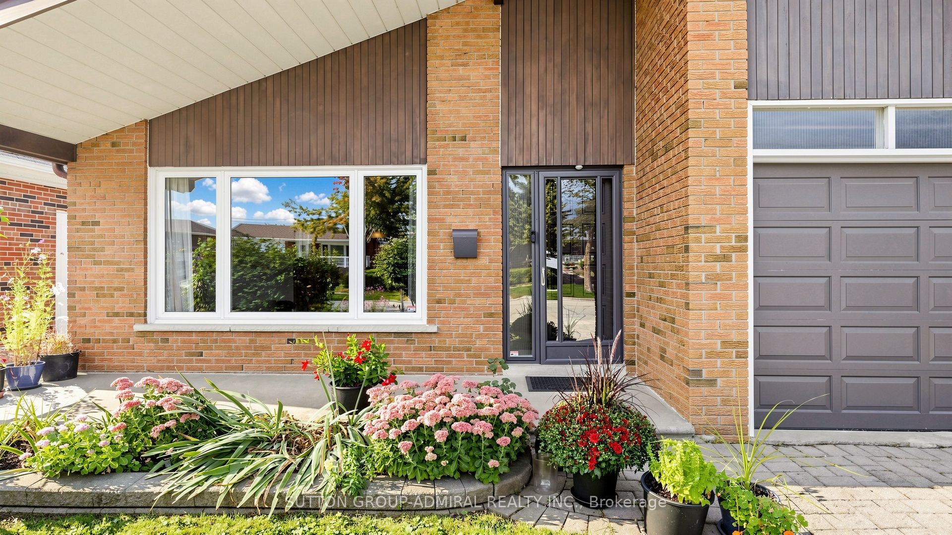 27 Warlingham Court, Toronto, ON M9C 3K2 photo 3