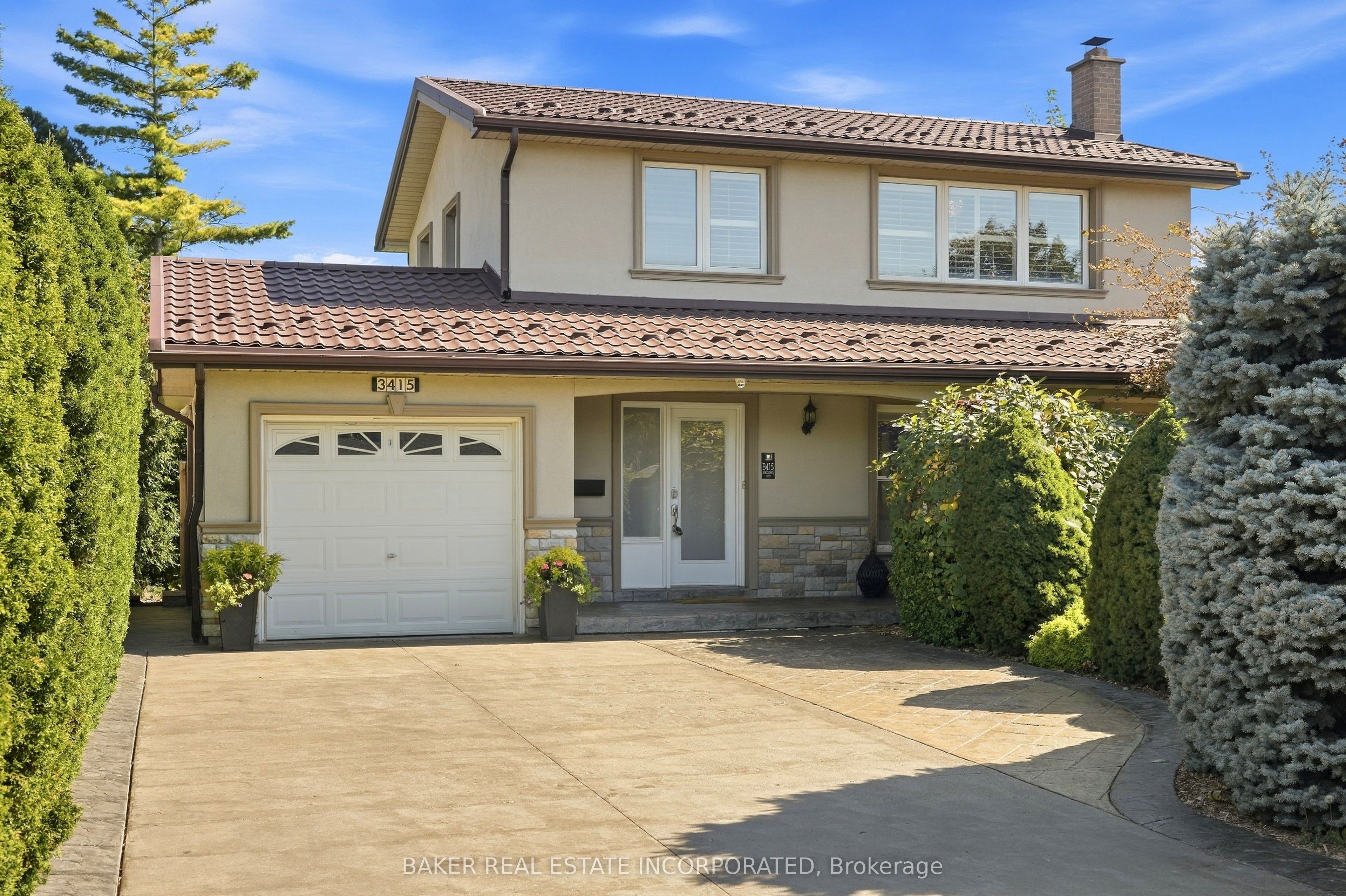 3415 Schomberg Avenue, Mississauga, ON L4Y 2P5 photo 2